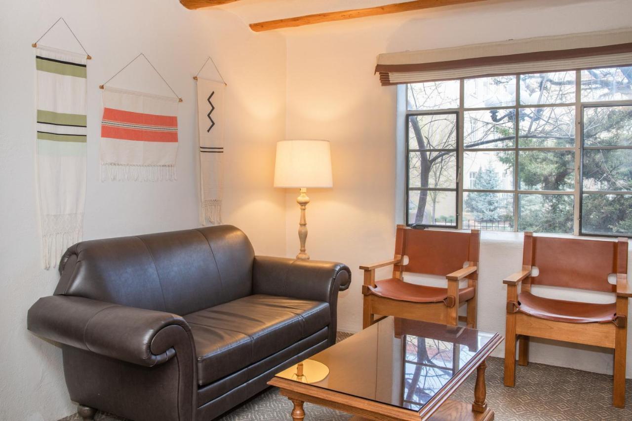 One-Bedroom King Suite