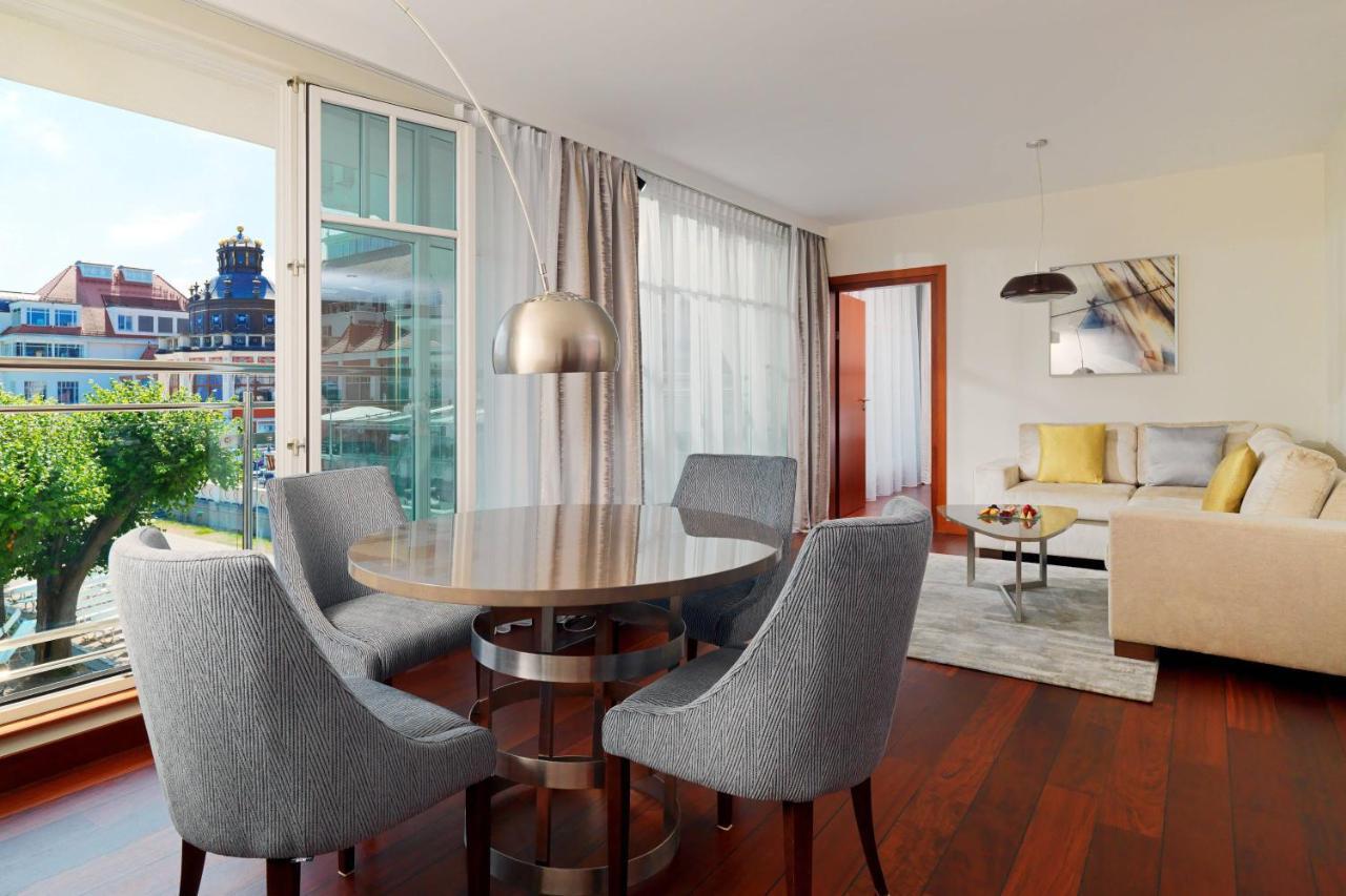 Apartament typu Suite Molo z widokiem na morze oraz dostępem do salonu klubowego i spa
