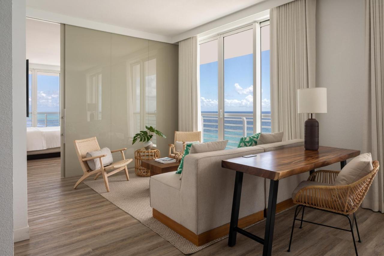Hospitality Suite 1 King Ocean view Corner room