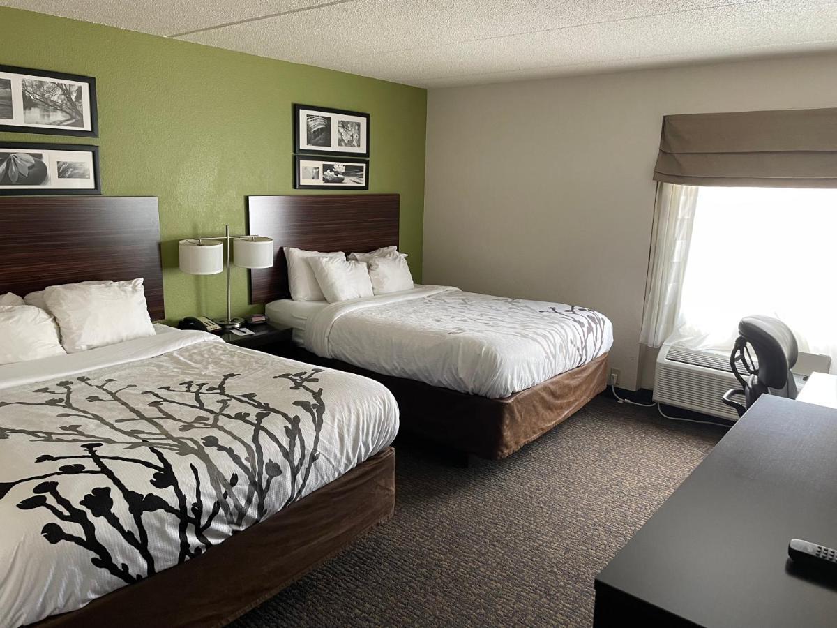 Queen Room Two Queen Beds Non-Smoking