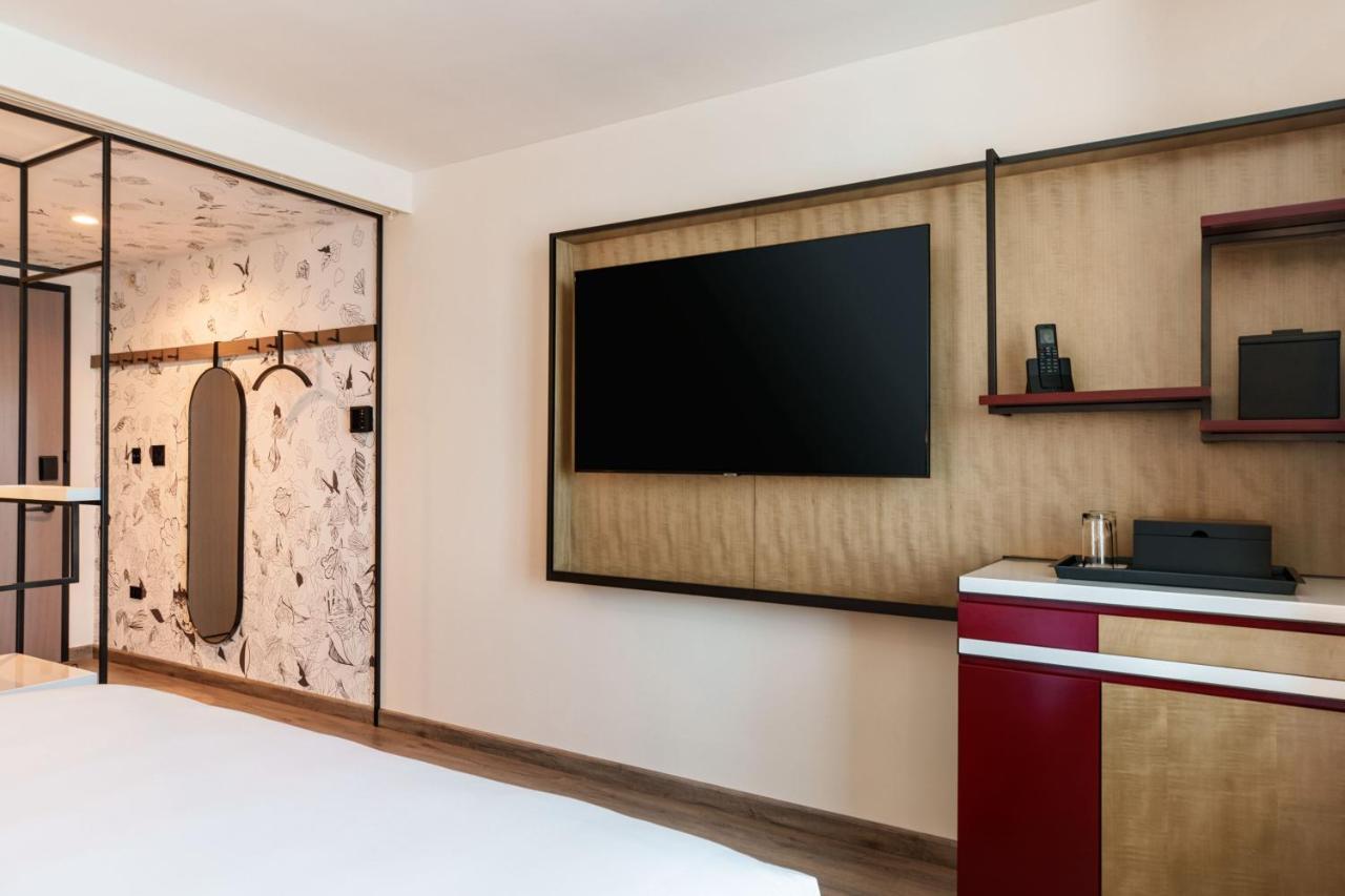 Concierge Level King Room Concierge Lounge Access