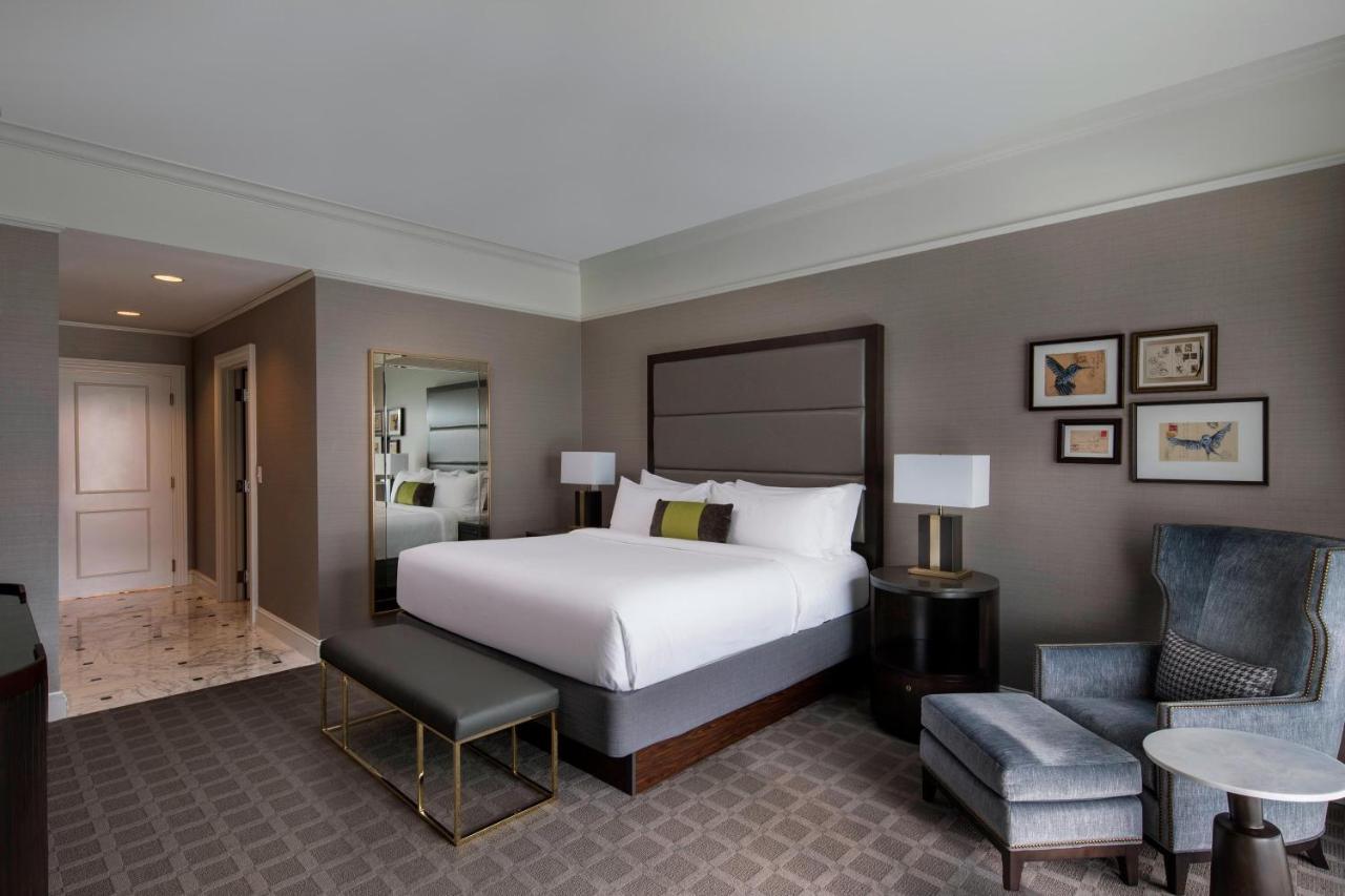 Grand Deluxe King Room Park View Mobility Accessible Tub