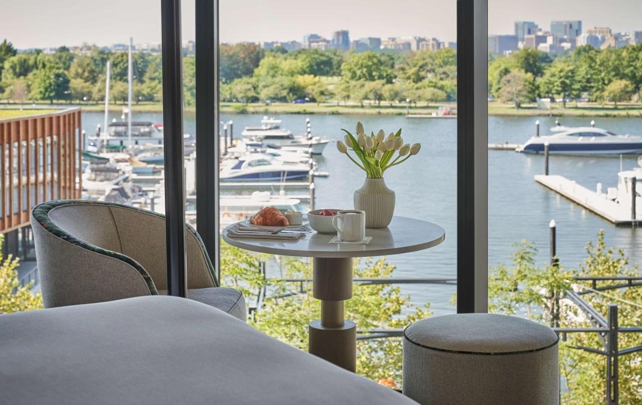 Deluxe River View One Bedroom Suite