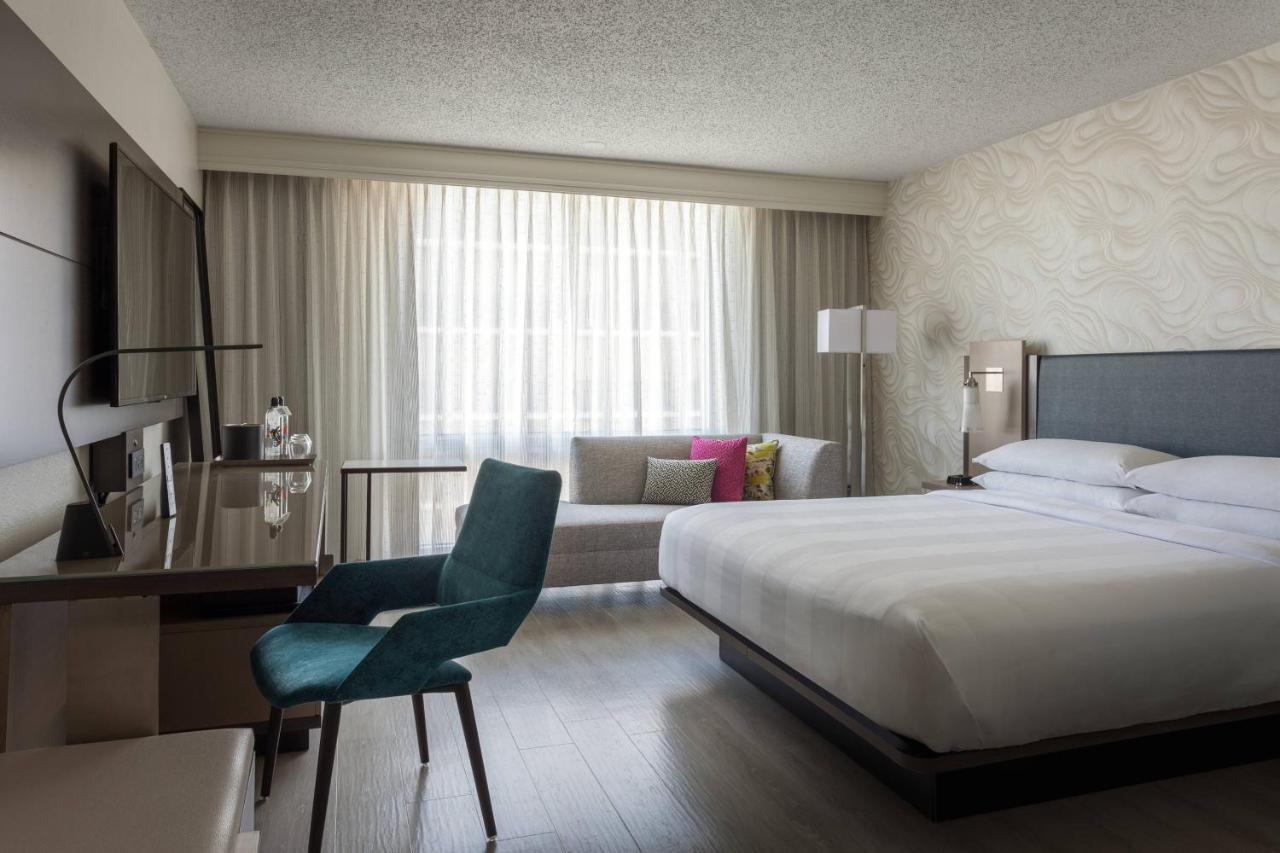 Guest Room King Bed