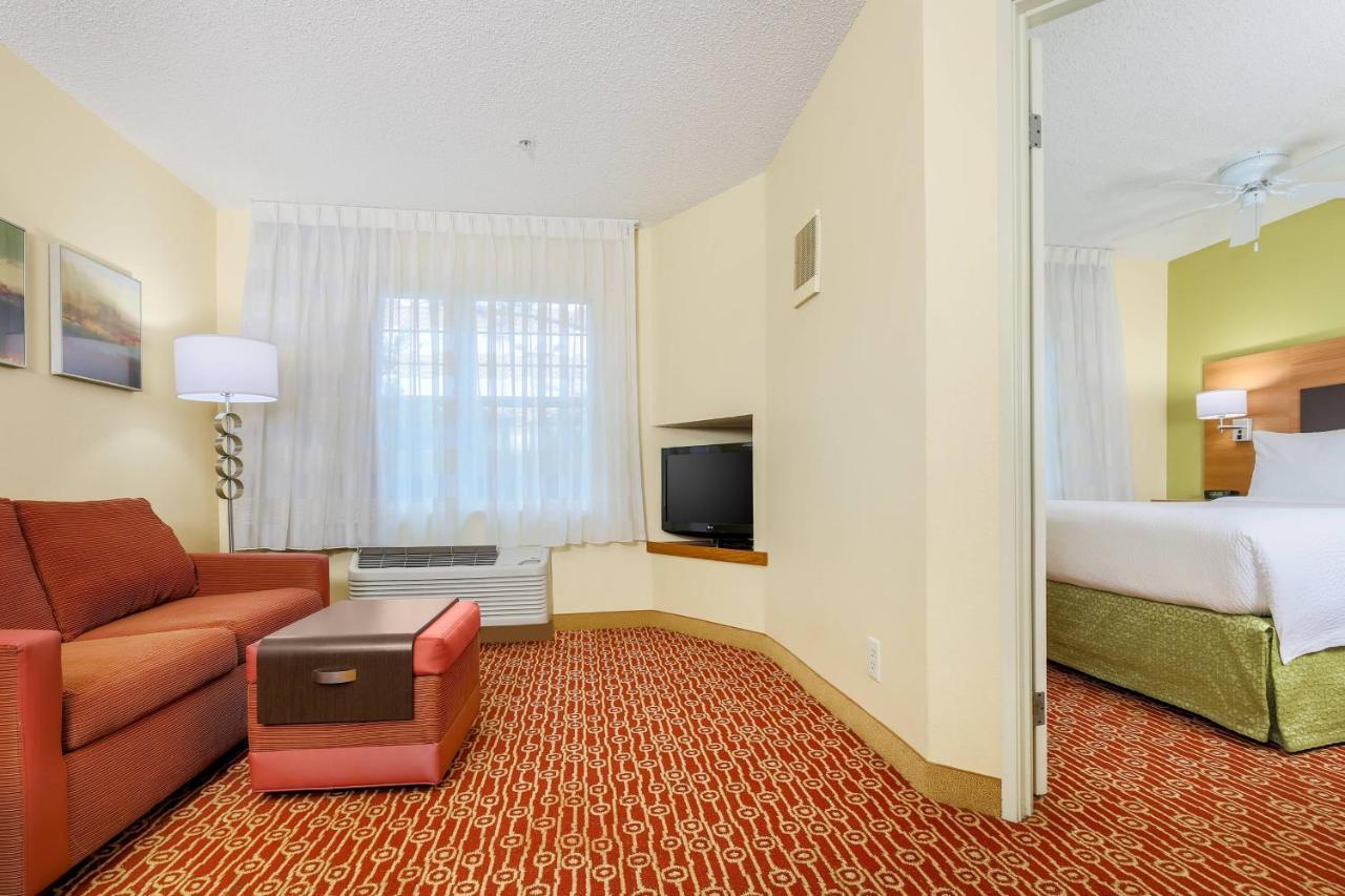 One Bedroom Queen Suite