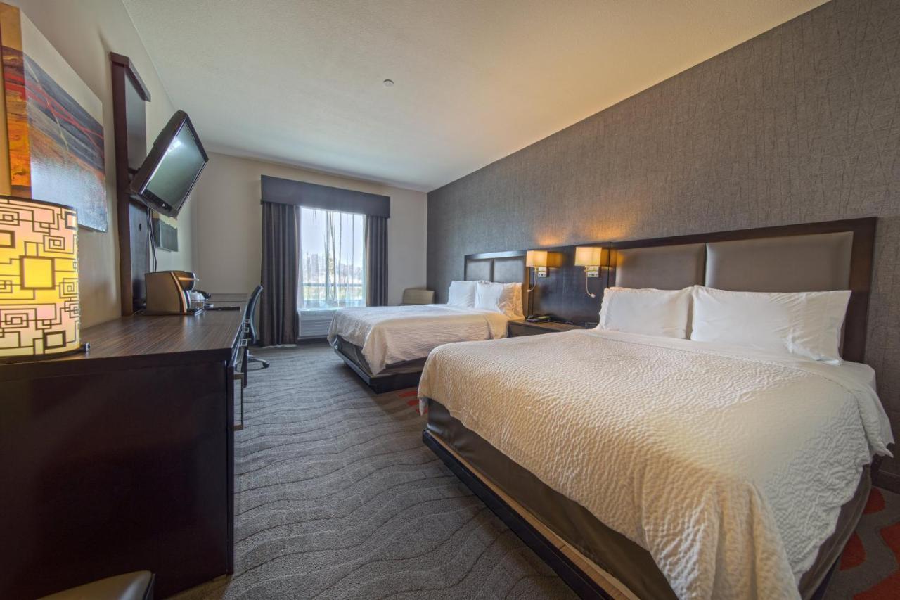 Standard Queen Room Two Queen Beds