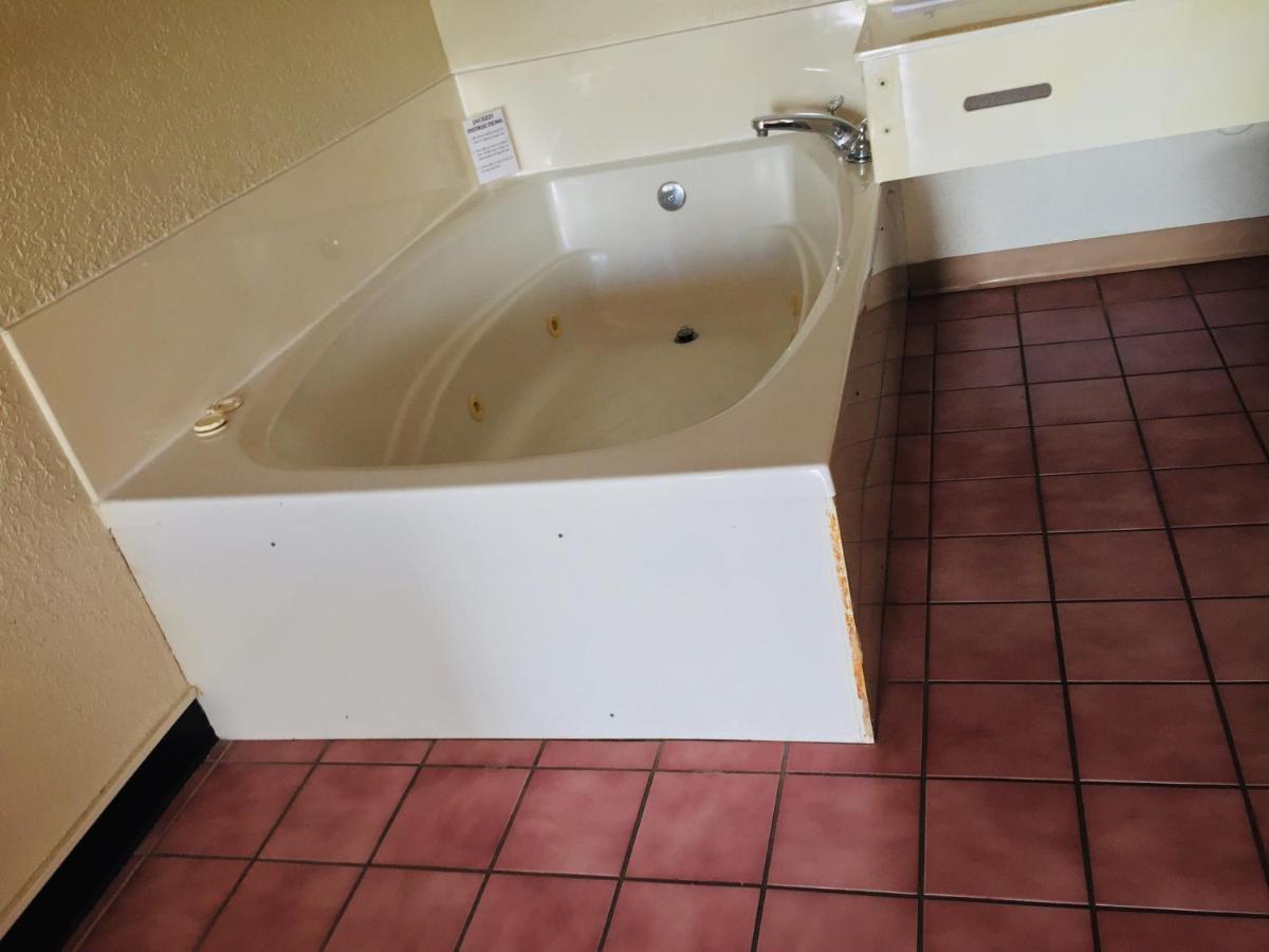 Apartament rodzinny typu Suite z wanną z hydromasażem