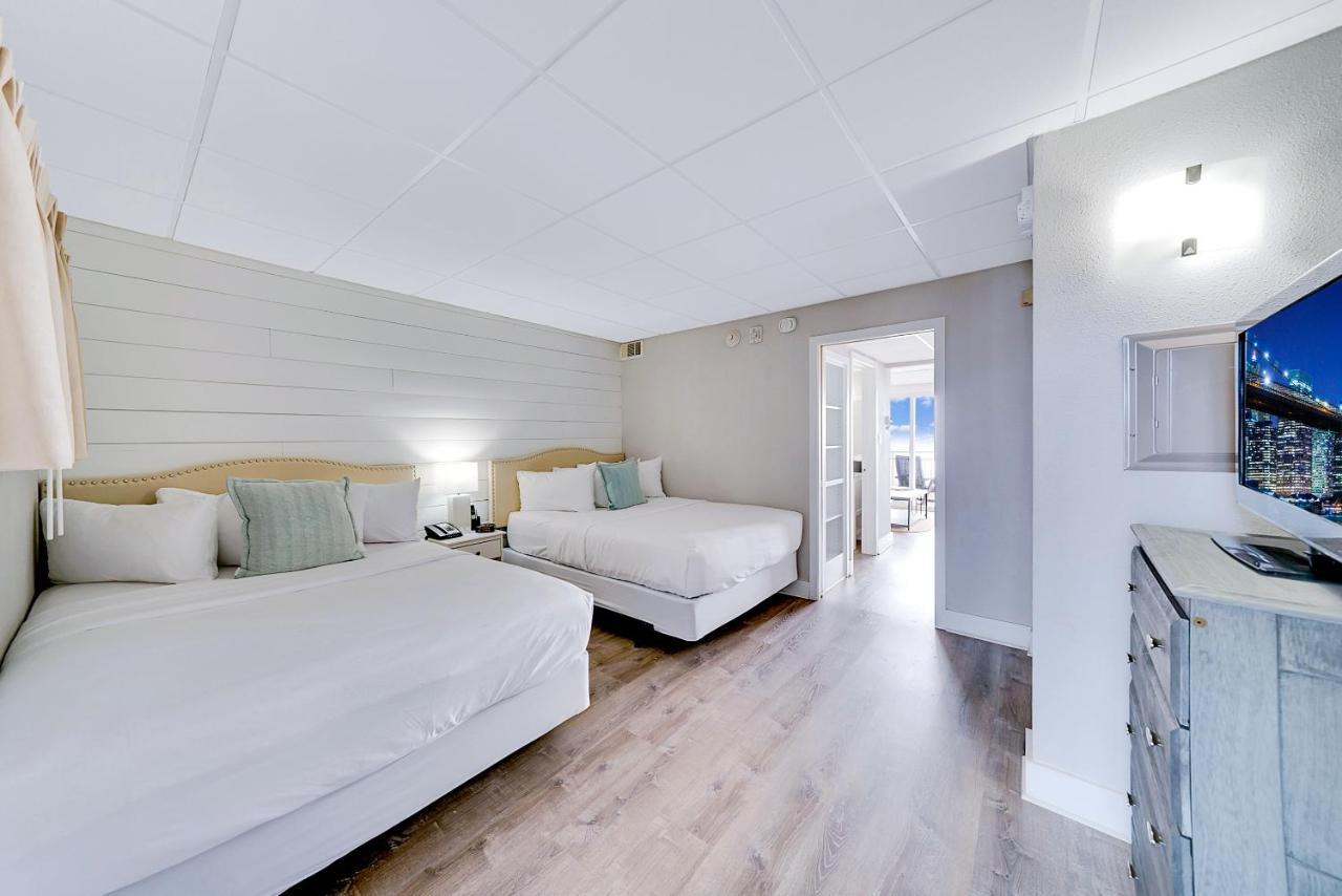 Deluxe Queen Suite Kitchenette Ocean View
