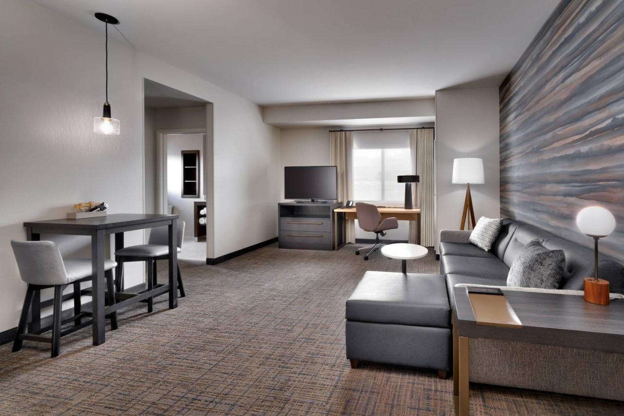 One-Bedroom Suite