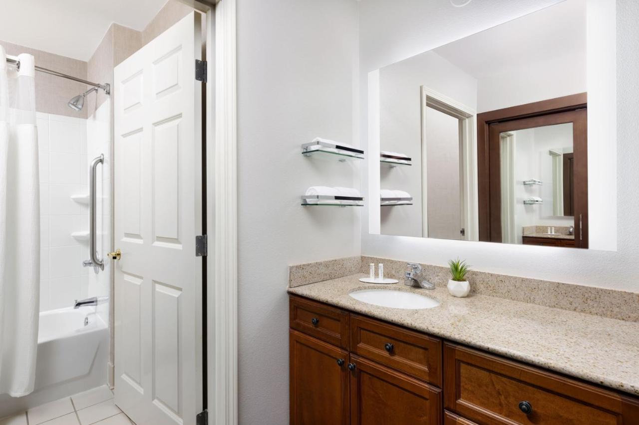 King Studio Sofa Bed Non-Smoking