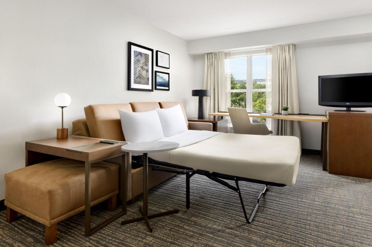 One-Bedroom Queen Suite Sofa Bed Non-Smoking