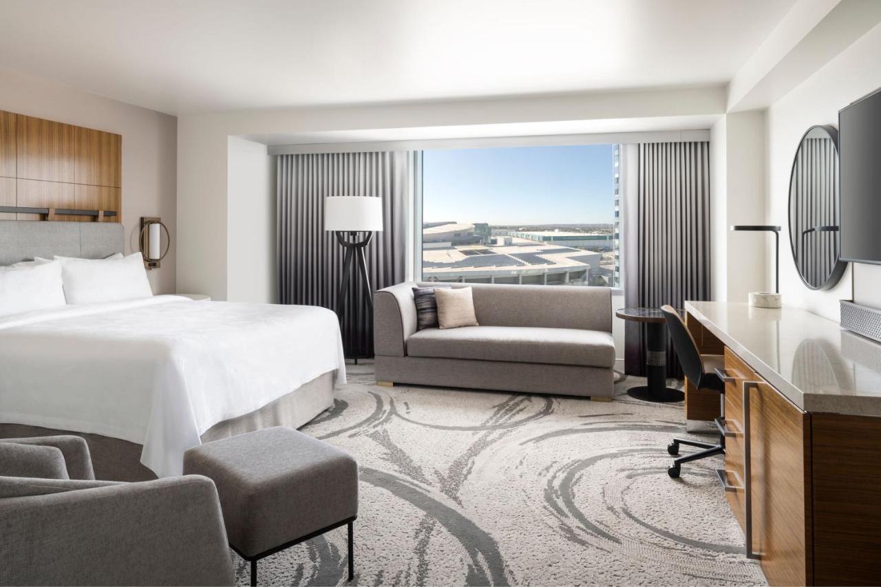 Deluxe King Room City View