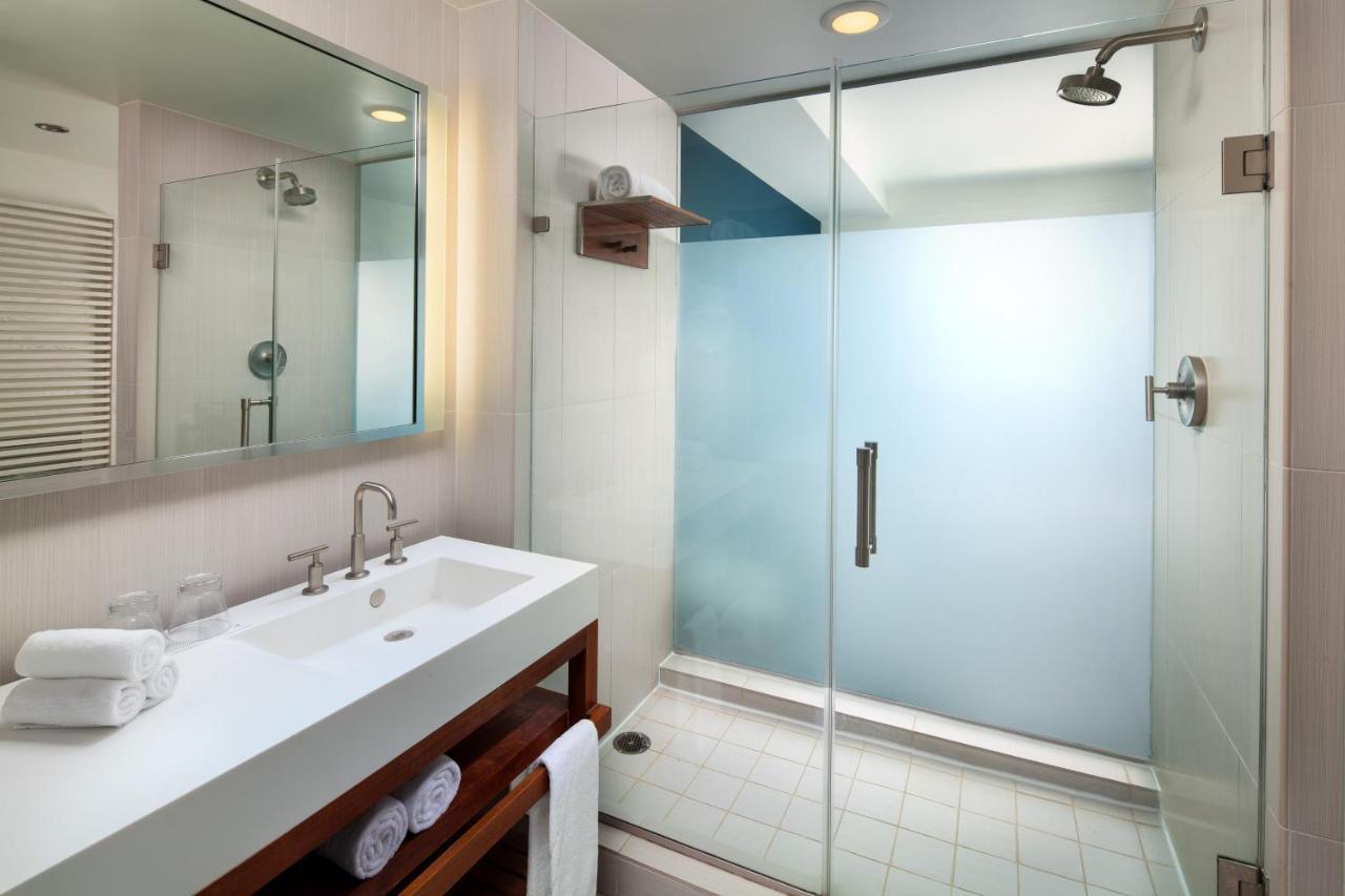 Superior Queen Room Ocean View Balcony Hearing Accessible