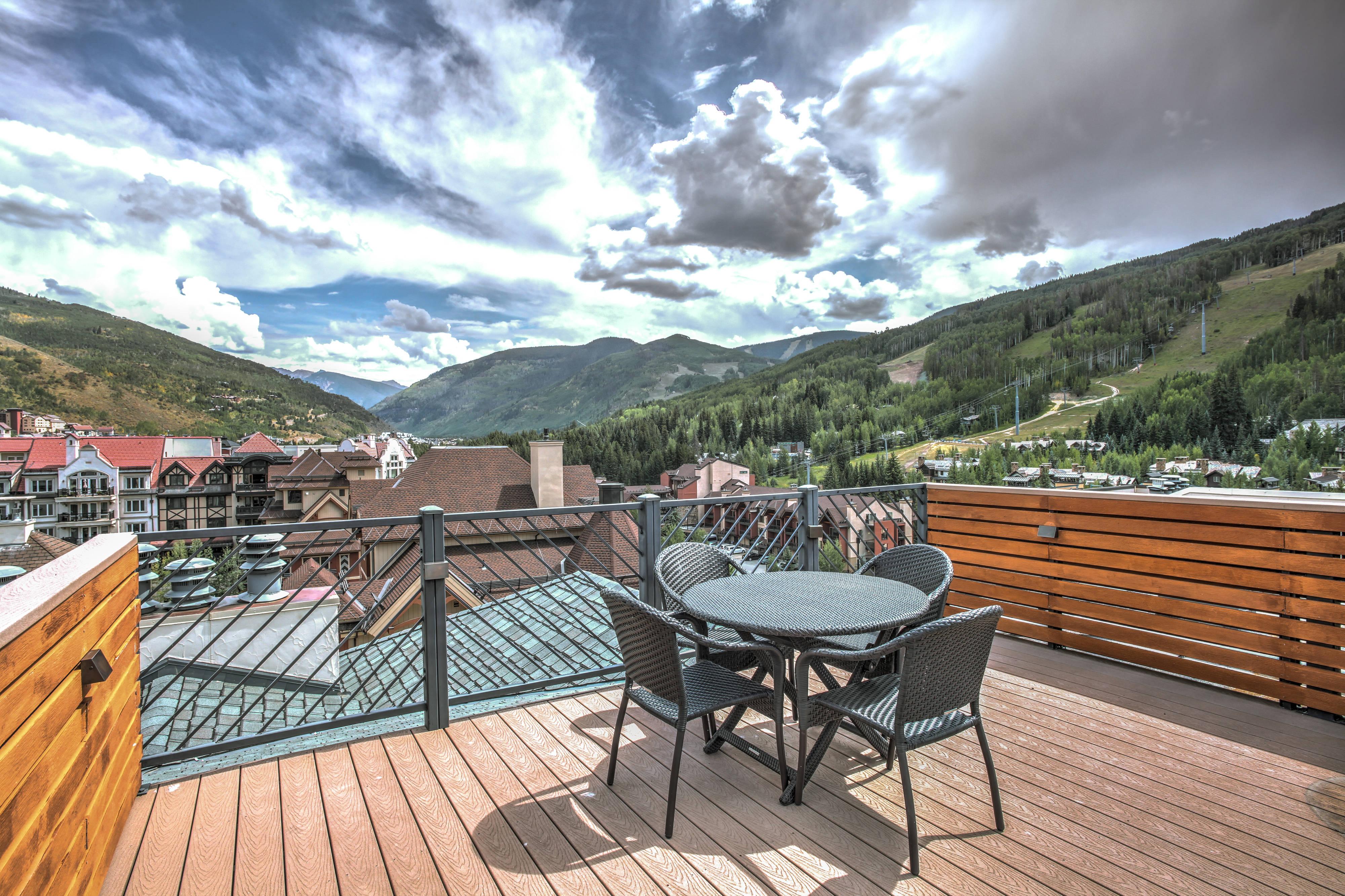Four-Bedroom Penthouse Suite Mountain View Top Floor
