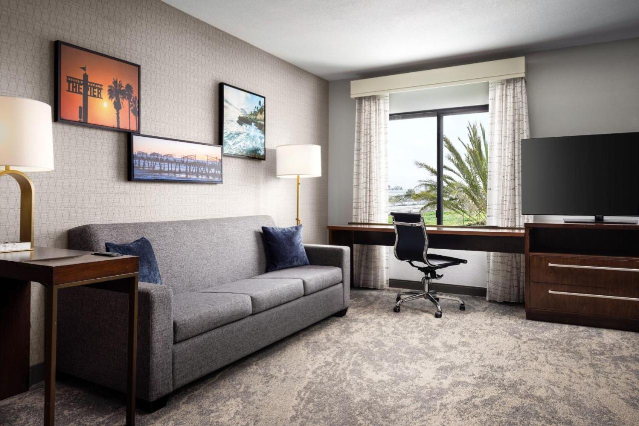 One Bedroom 1 King Sofa Bed Corner Suite