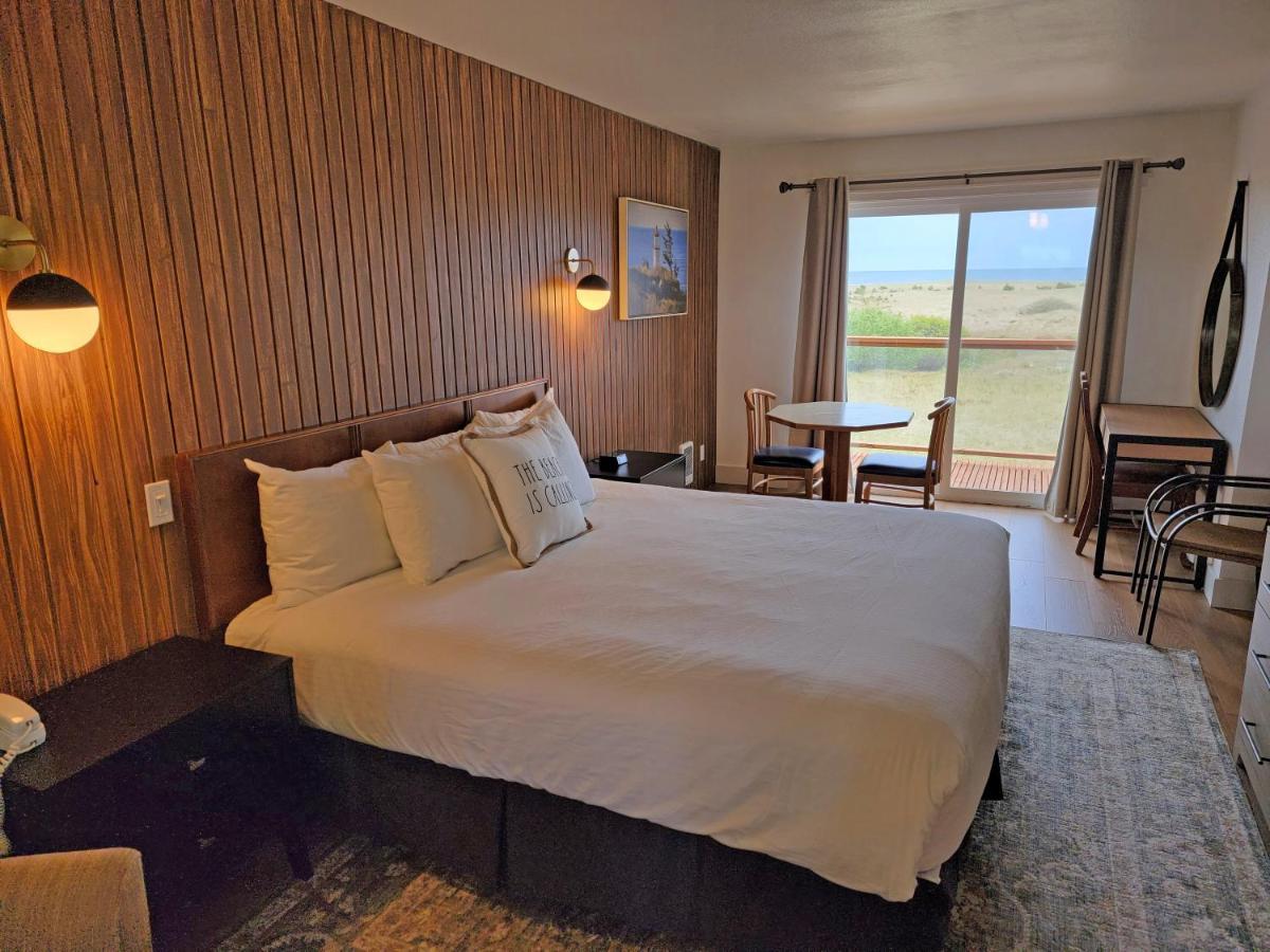 Premium Class Hotel Room Model Top Floor Ocean View Balcony Non Pet Friendly