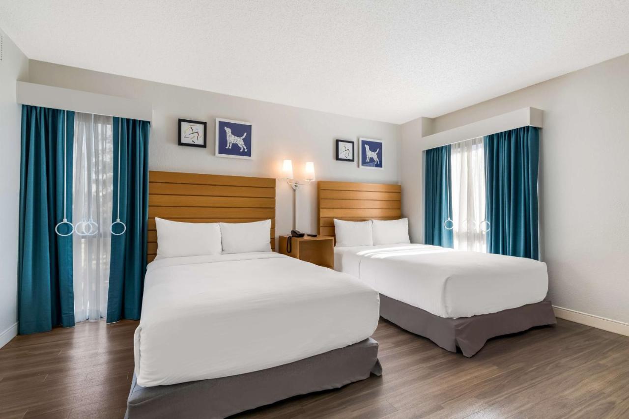 Two Bedroom Suite King Two Doubles
