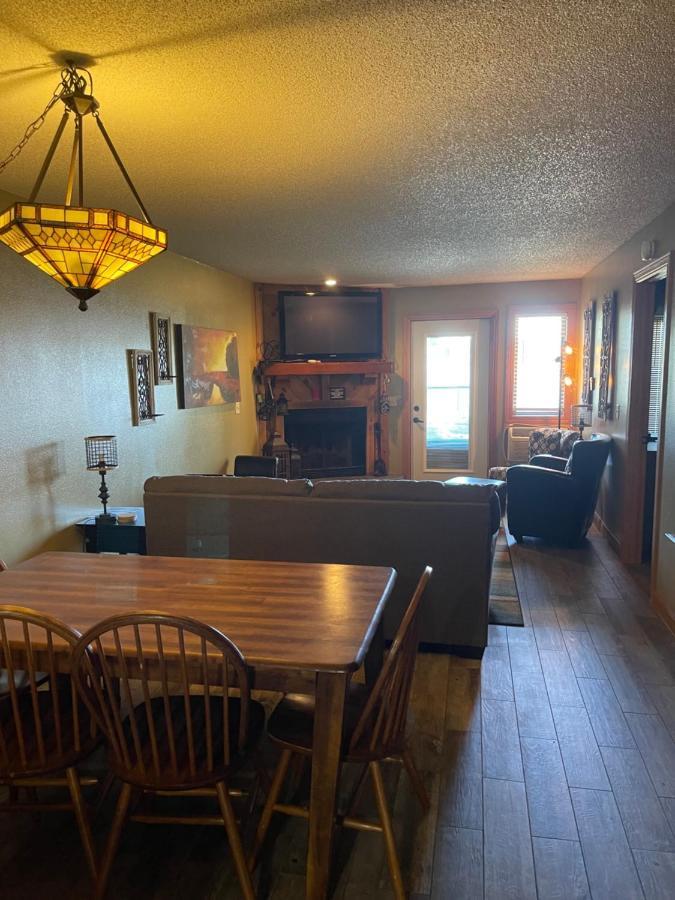 Two Bedroom Two Bathrooms Lakeside