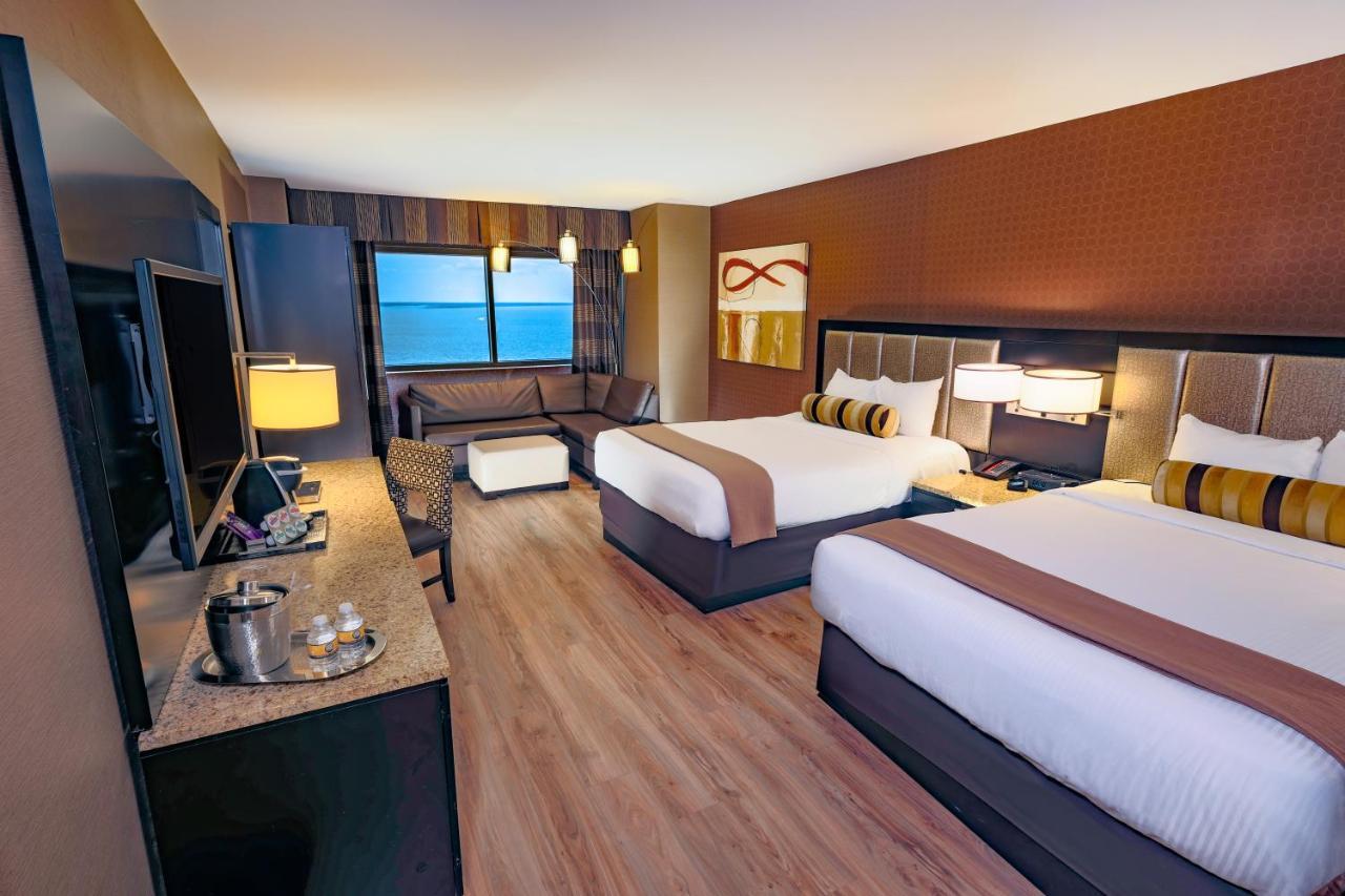 Junior Suite 2 Queen beds