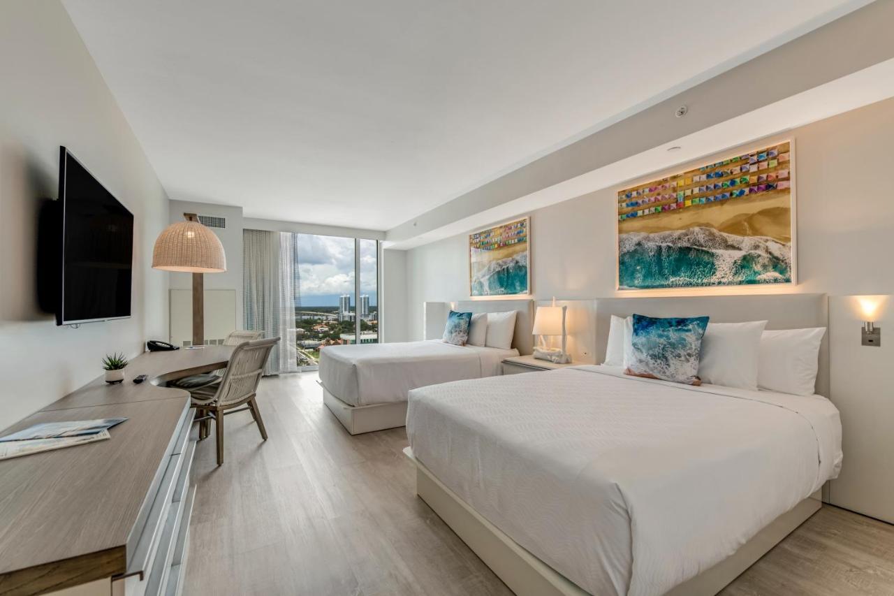 Queen Room 2 Queen Beds City View