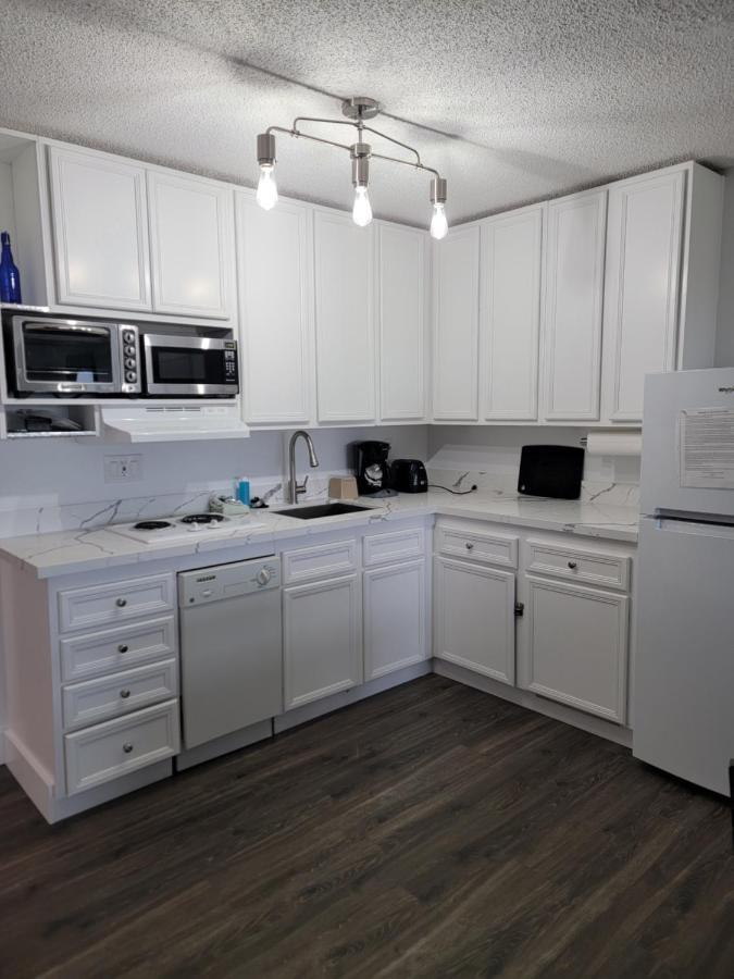 2nd Floor Deluxe Condo Ocean View Balcony Non Pet Friendly