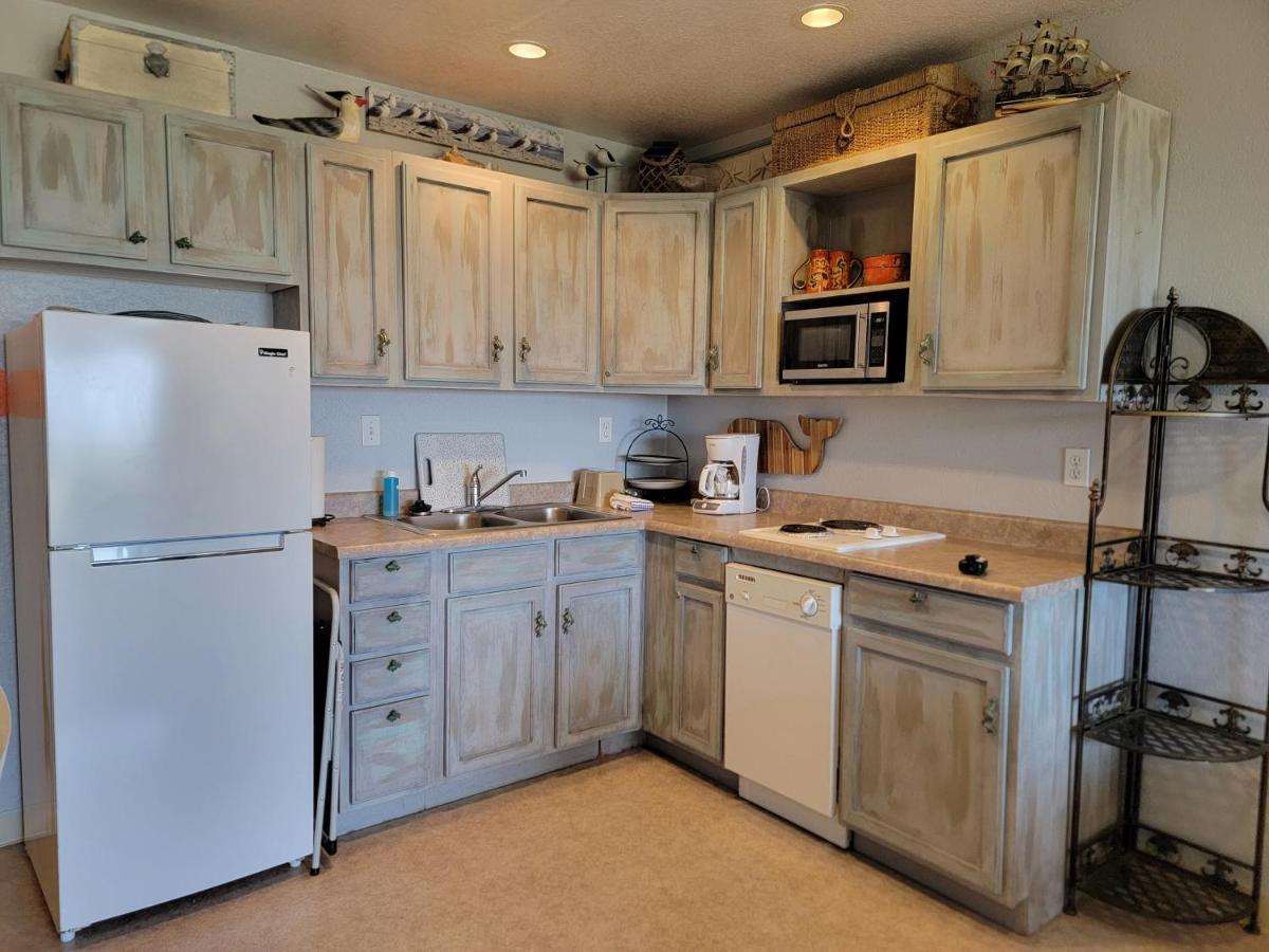 3rd Floor Deluxe Condo Ocean View Balcony Dog Friendly