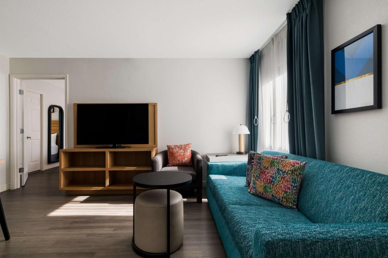 One-Bedroom King Suite Courtyard View