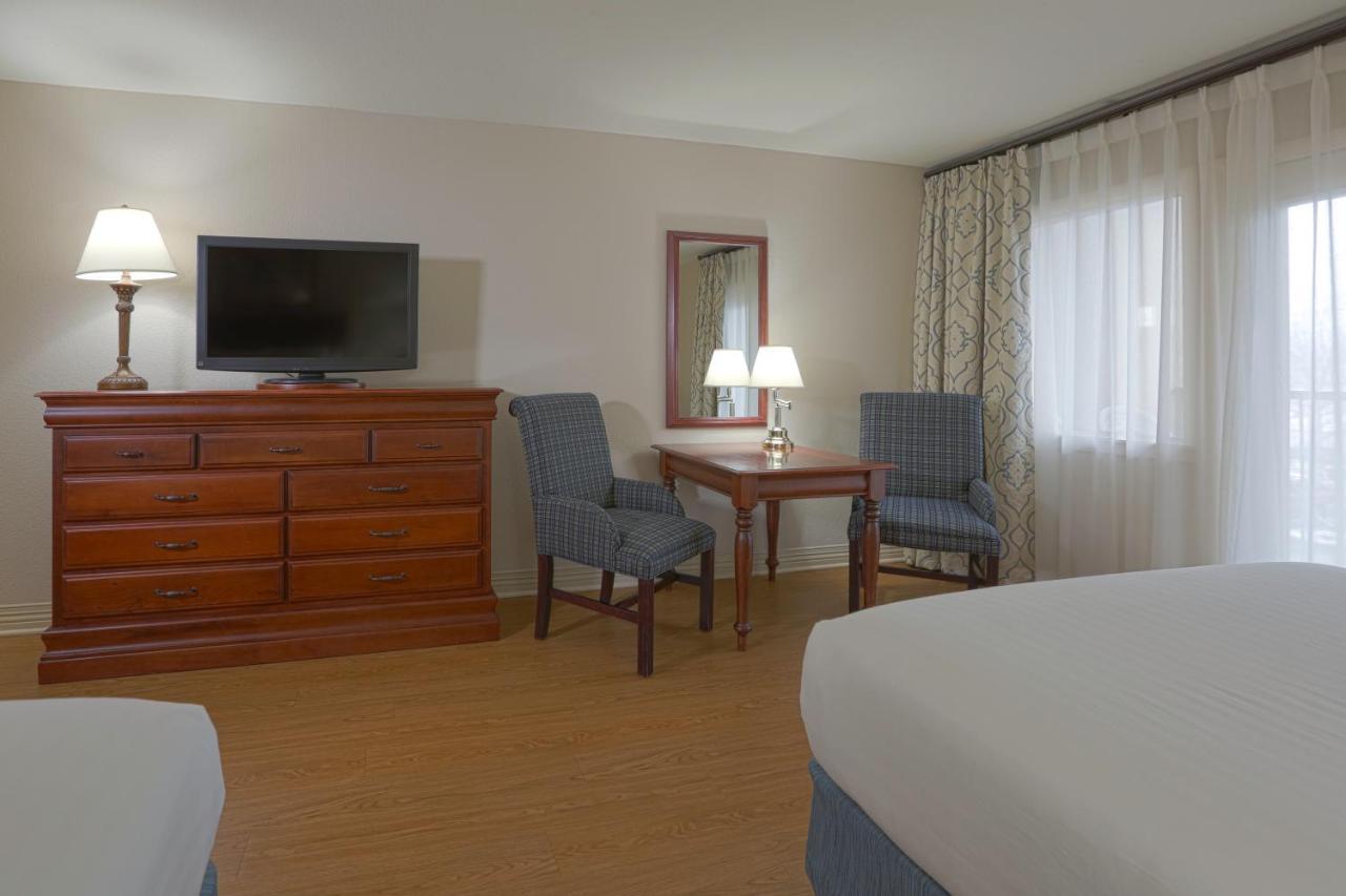 Deluxe Queen Hotel