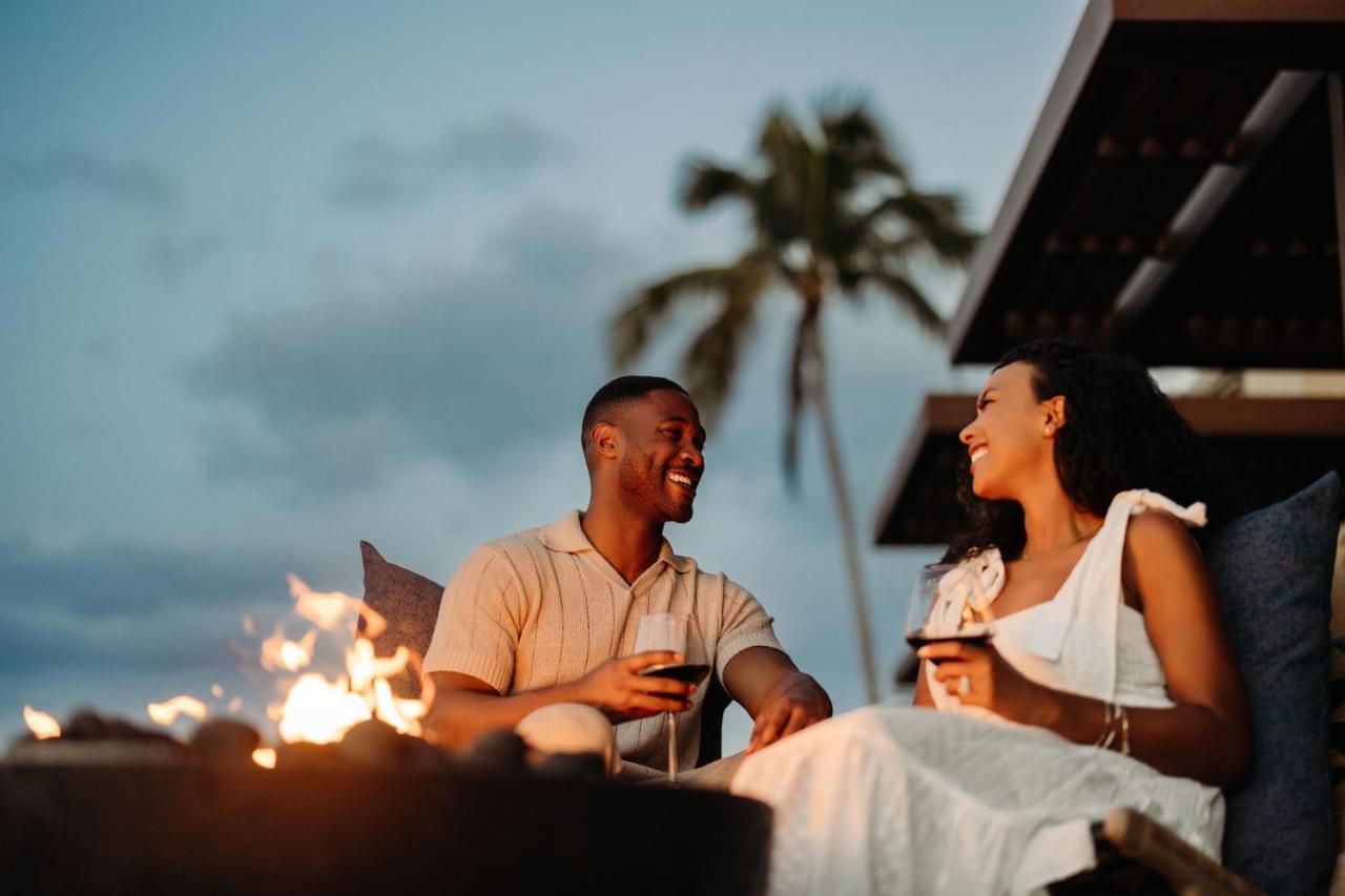 Deluxe Queen Room Fire Lanai Ocean View