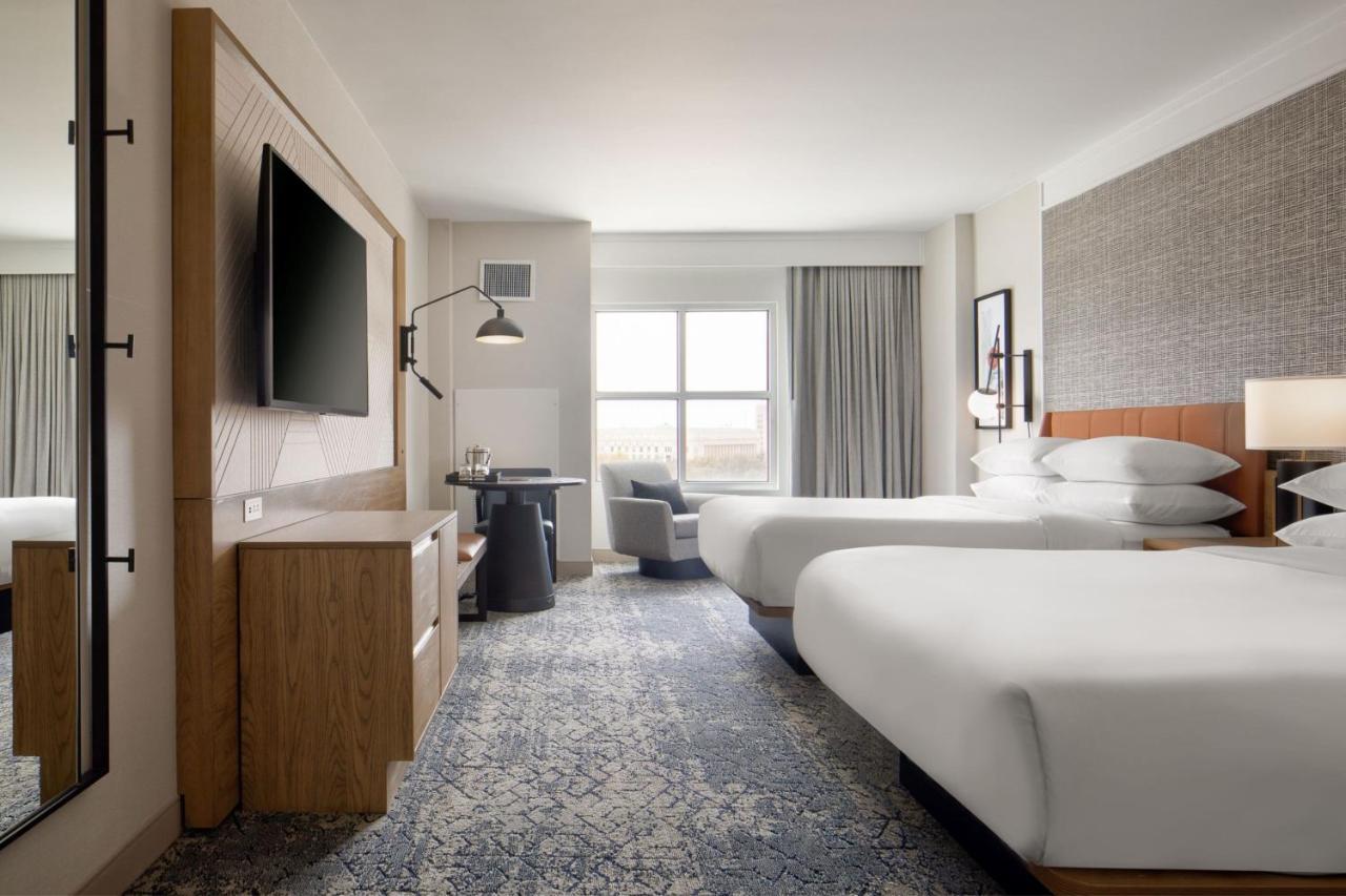 Queen Room Two Queen Beds City View