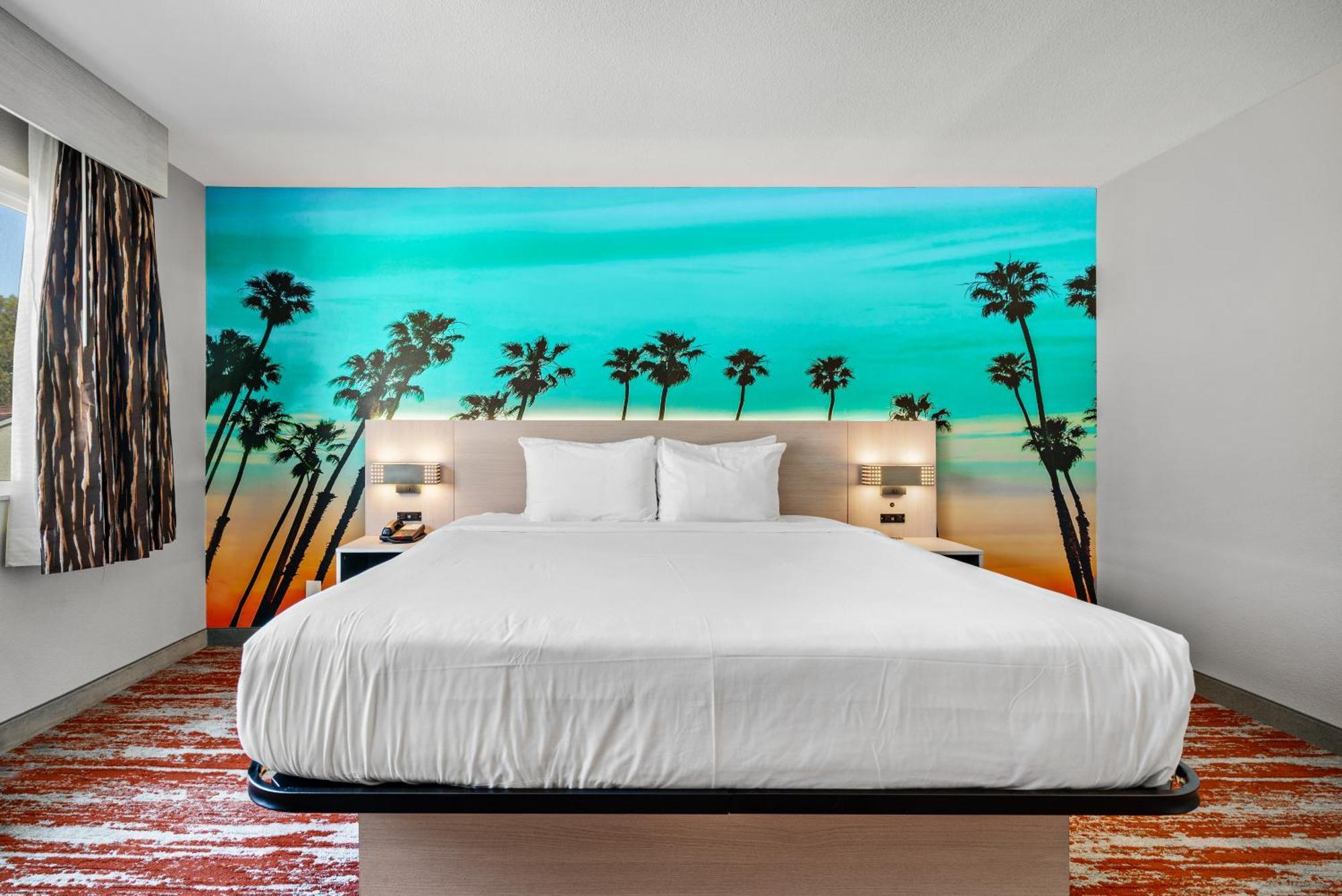 King Pillow Top Bed