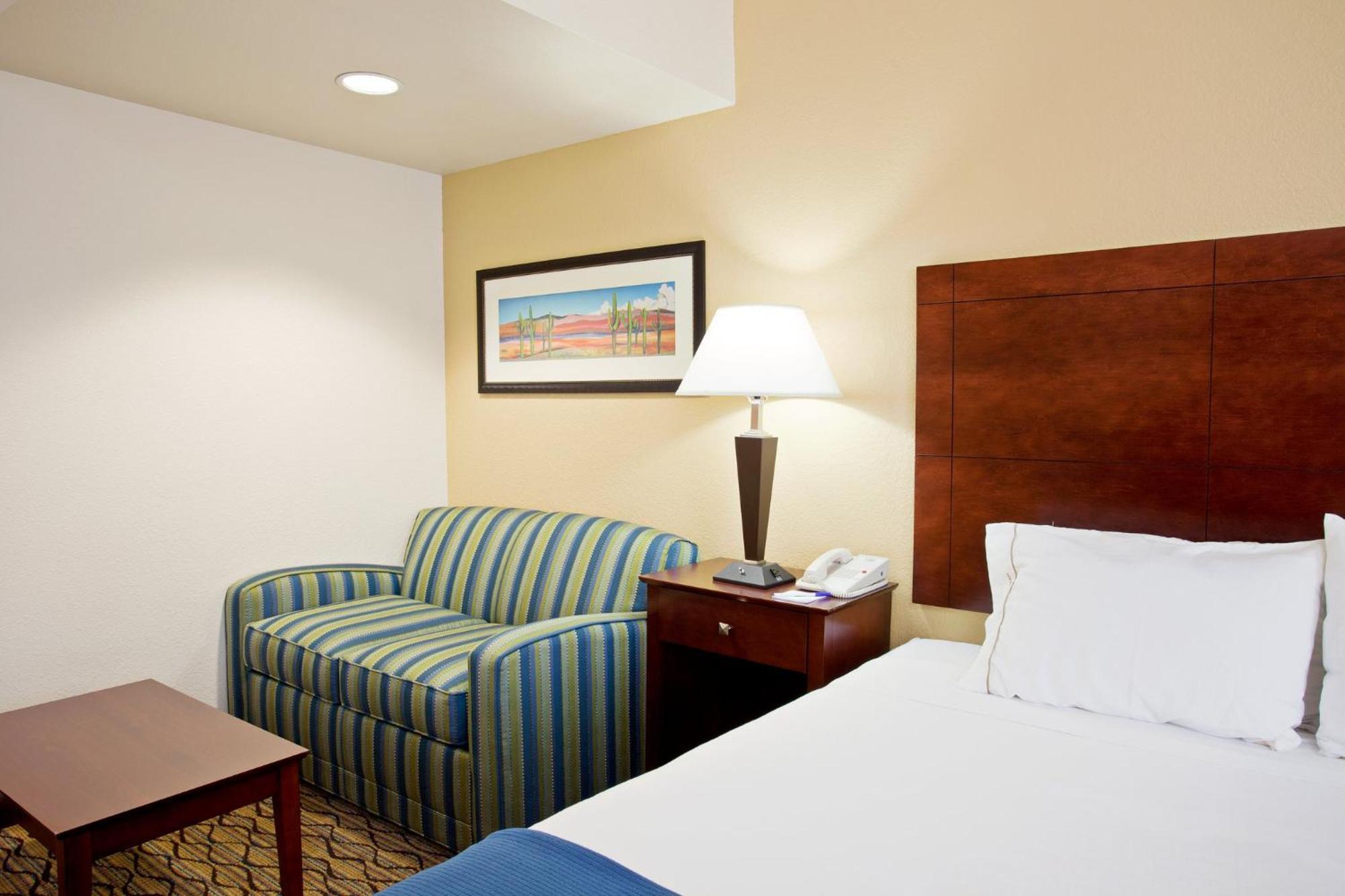 Standard King Room Sofa Bed Pool Courtyard View