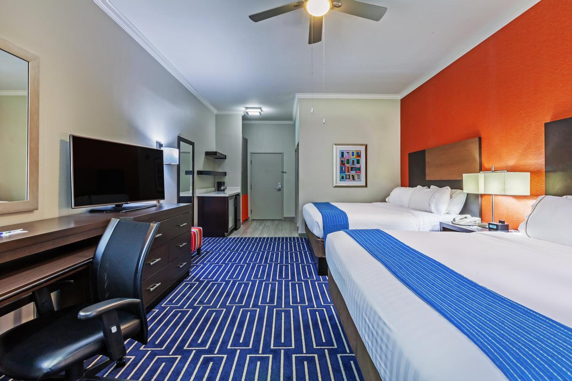 Deluxe Room Two King Beds Non-Smoking