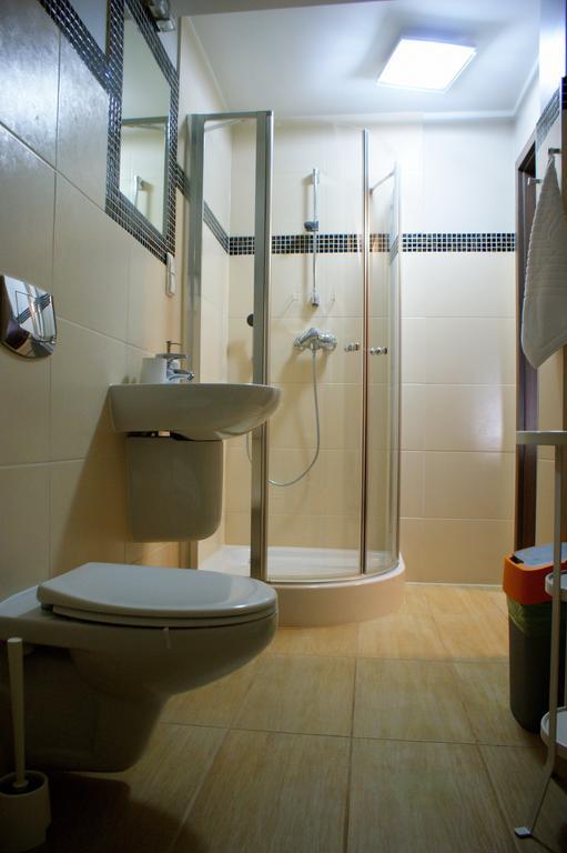 Pokój czteroosobowy z widokiem na góry
