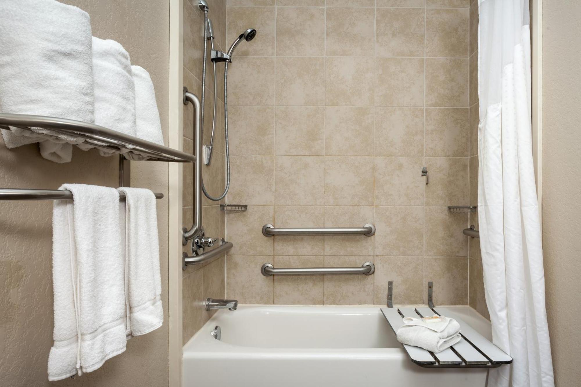 Standard King Room Mobility Accessible Tub