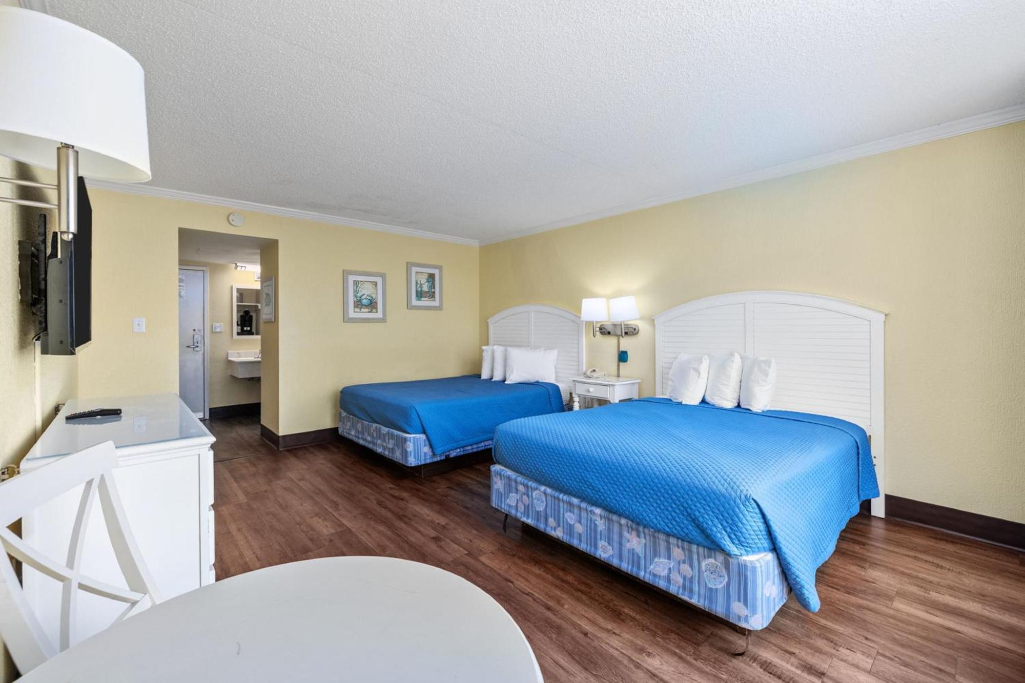 Standard Queen Room Two Queen Beds Ocean View