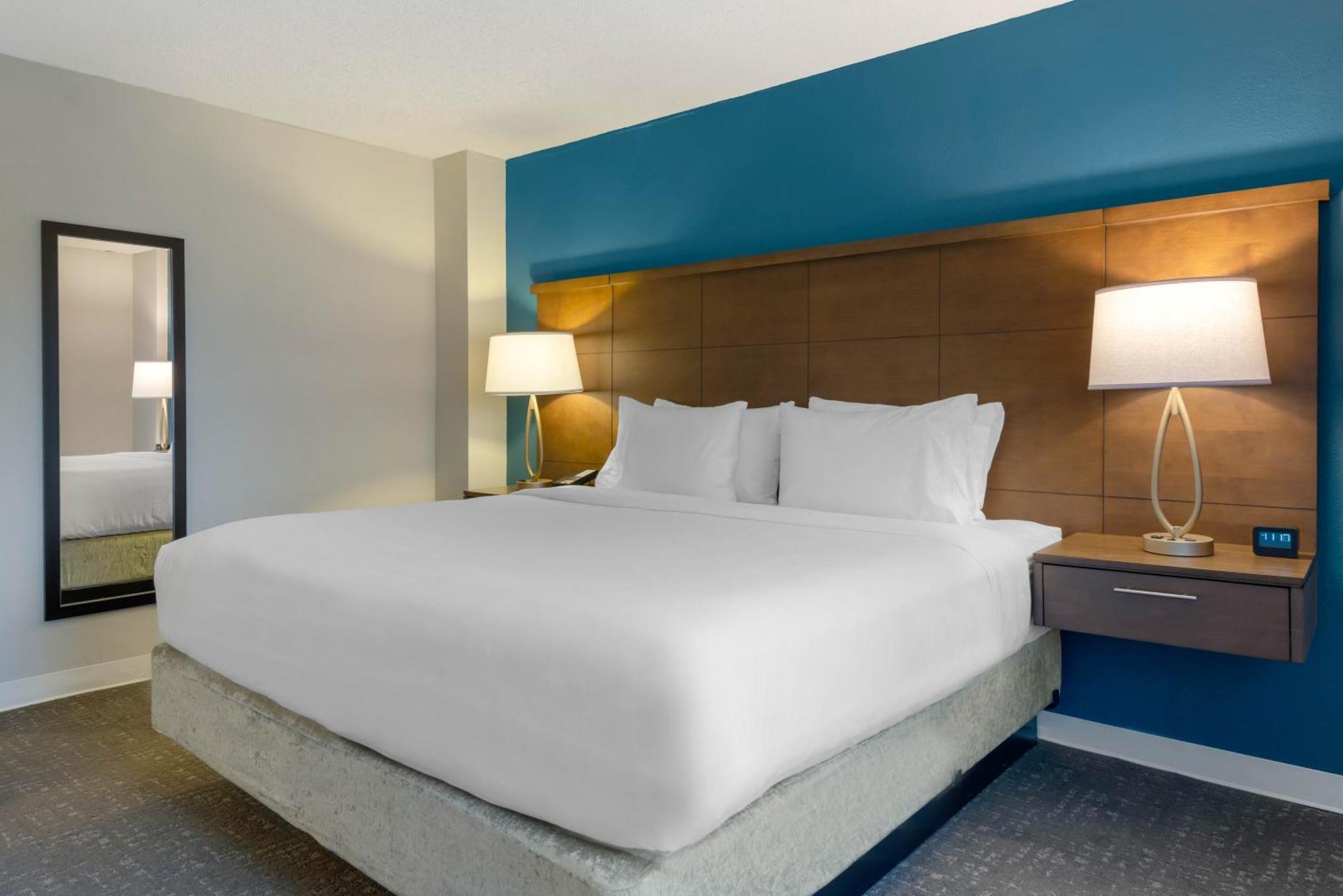 Two-Bedroom Suite One King Two Queen Beds