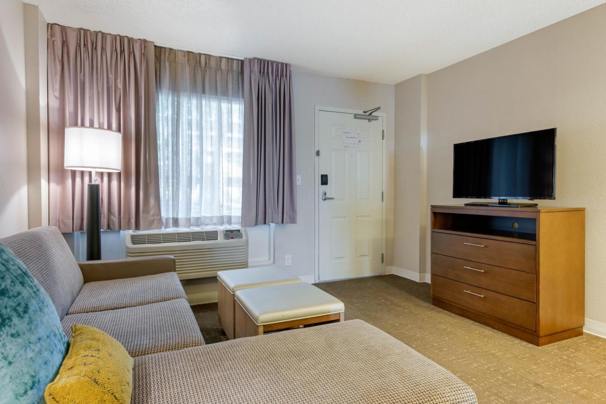 One-Bedroom Suite King Bed Mobility Access Tub Non-Smoking