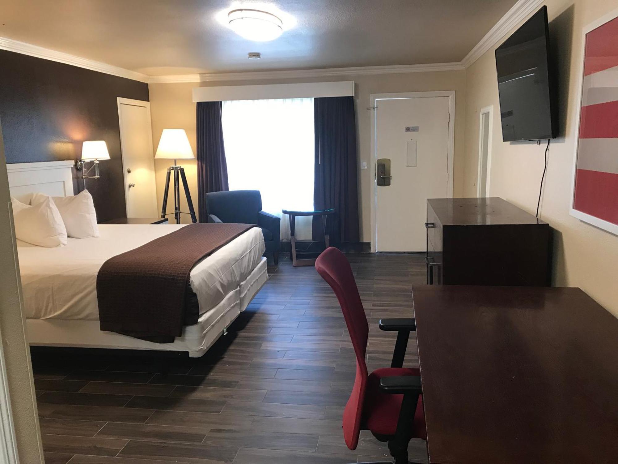 Standard King Room
