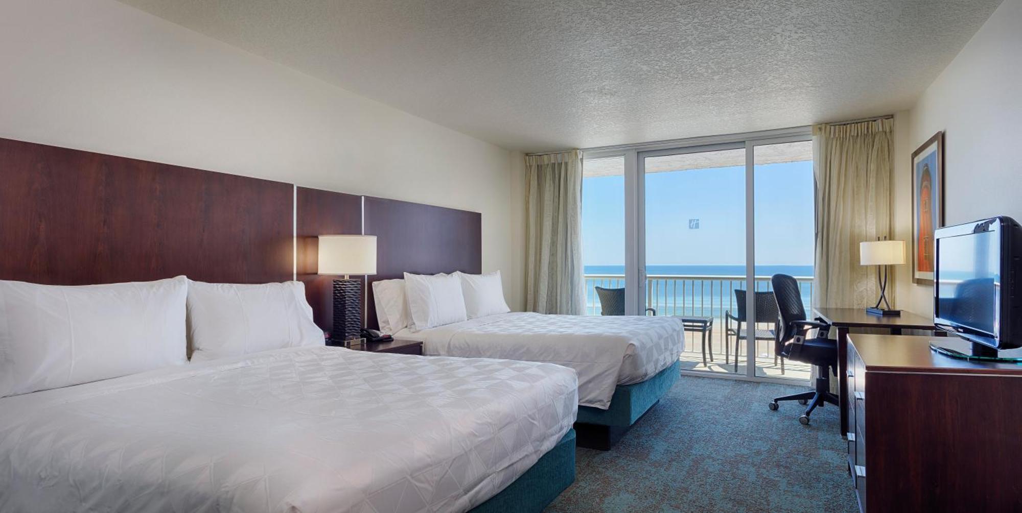 Queen Suite Two Queen Beds Bunk Bed Oceanfront Non-Smoking