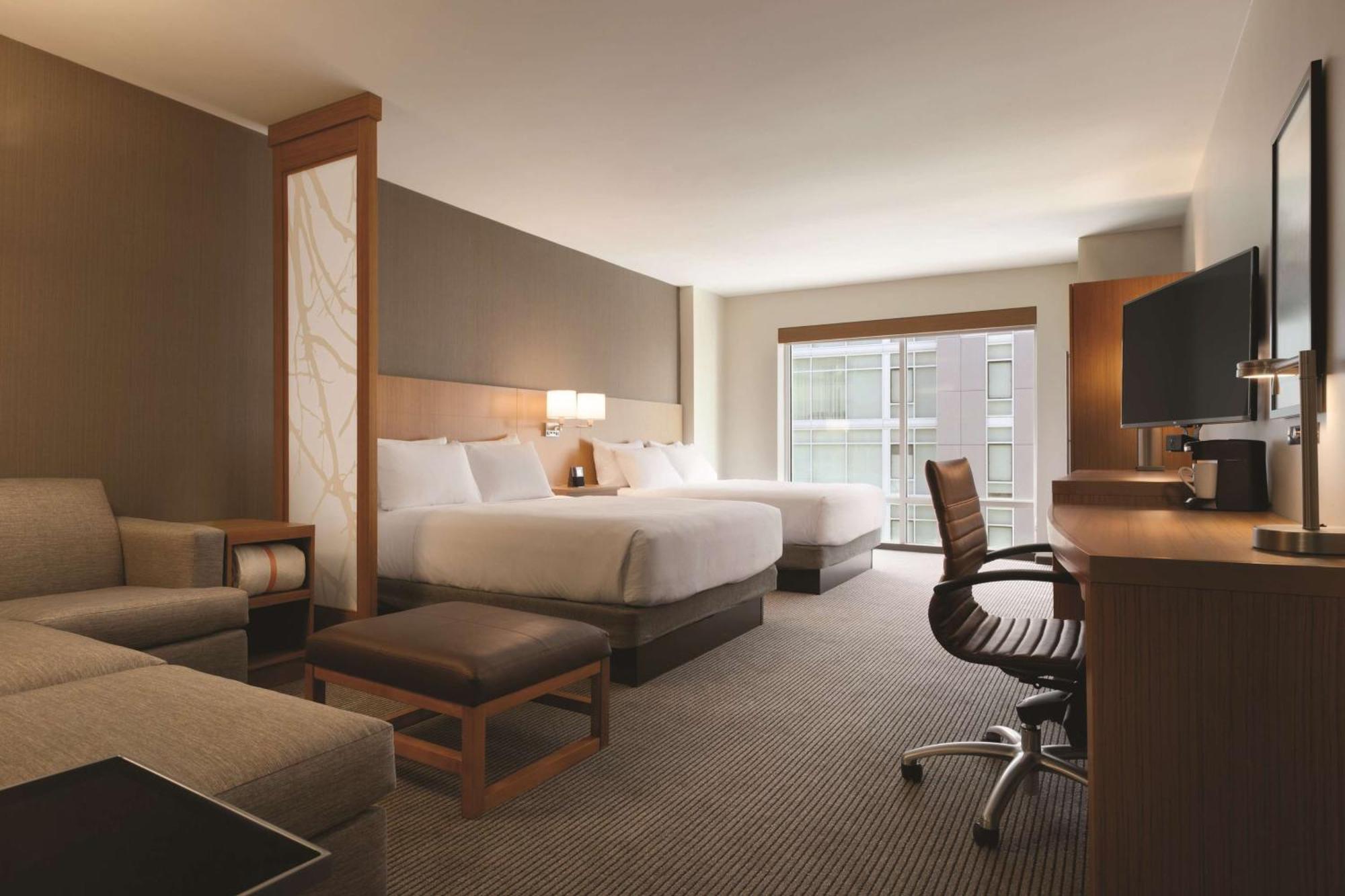 Queen Room Two Queen Beds Sofa Bed High Floor
