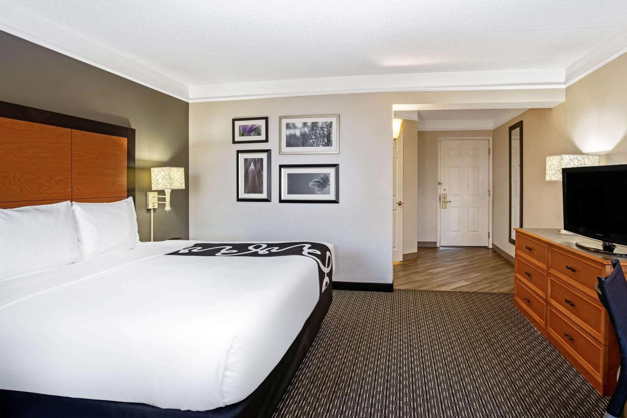 King Room Mobility Access or Non-Smoking