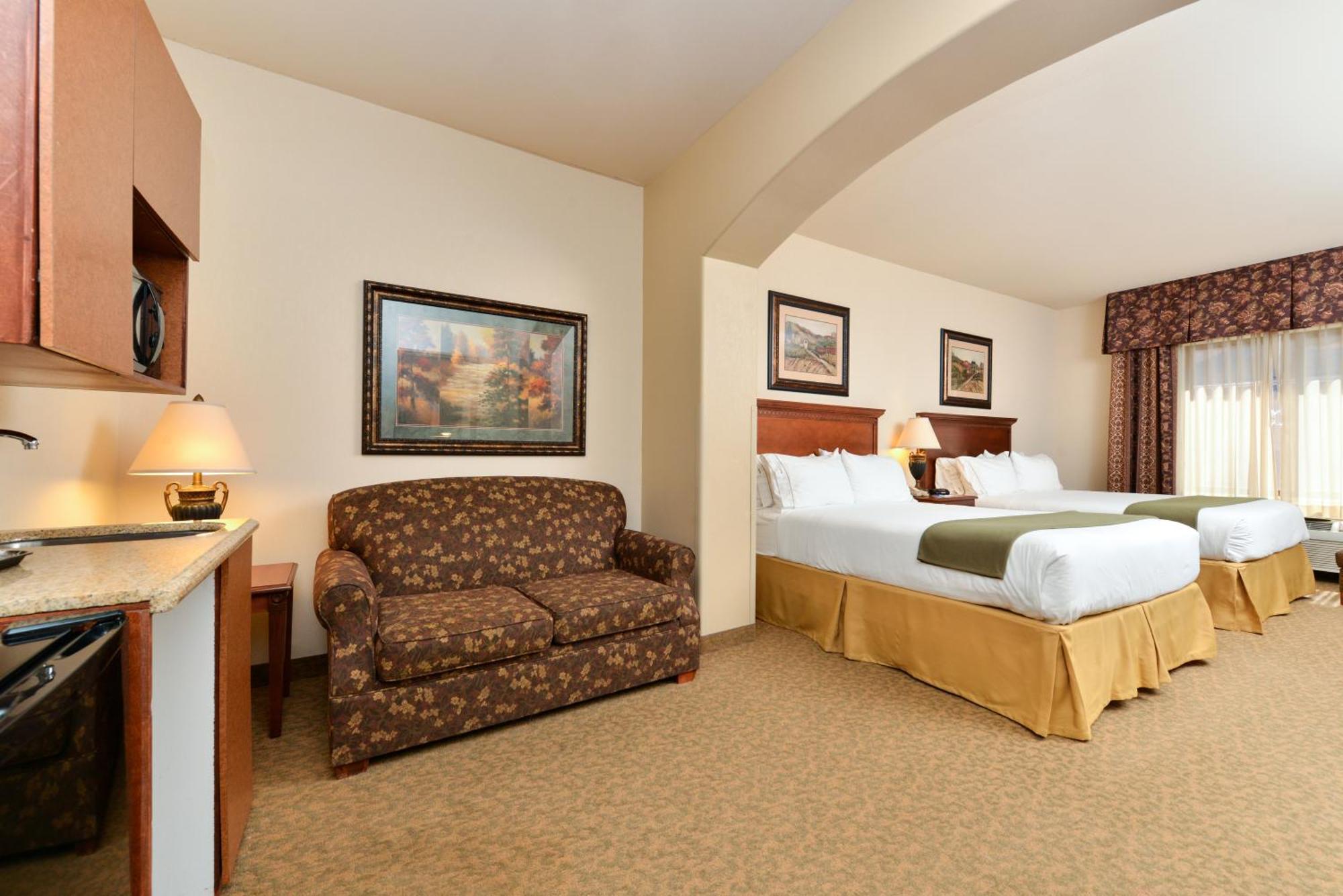 Two-Bedroom Suite