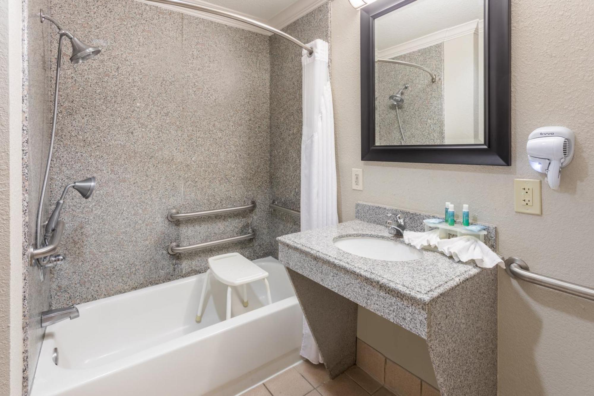 Standard King Room Mobility Accessible Tub