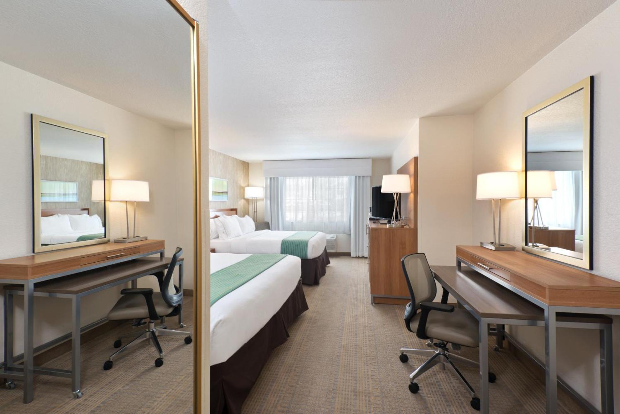 Standard Queen Room Two Queen Beds