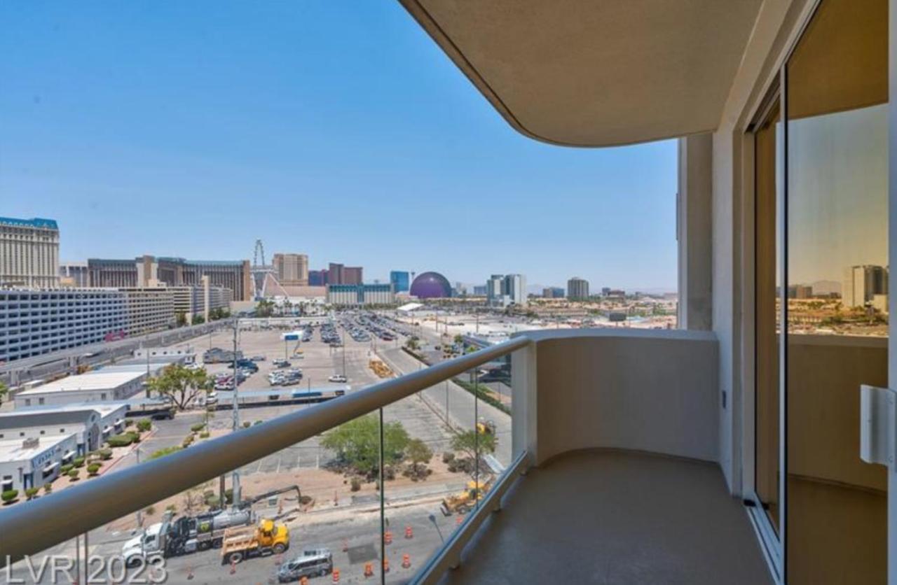 Studio Balcony