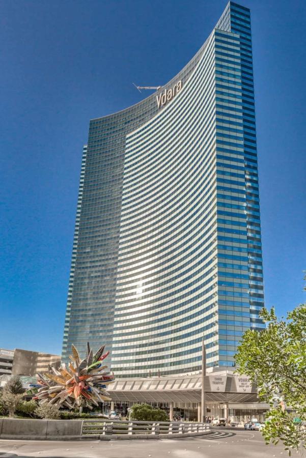King Suite Pool View
