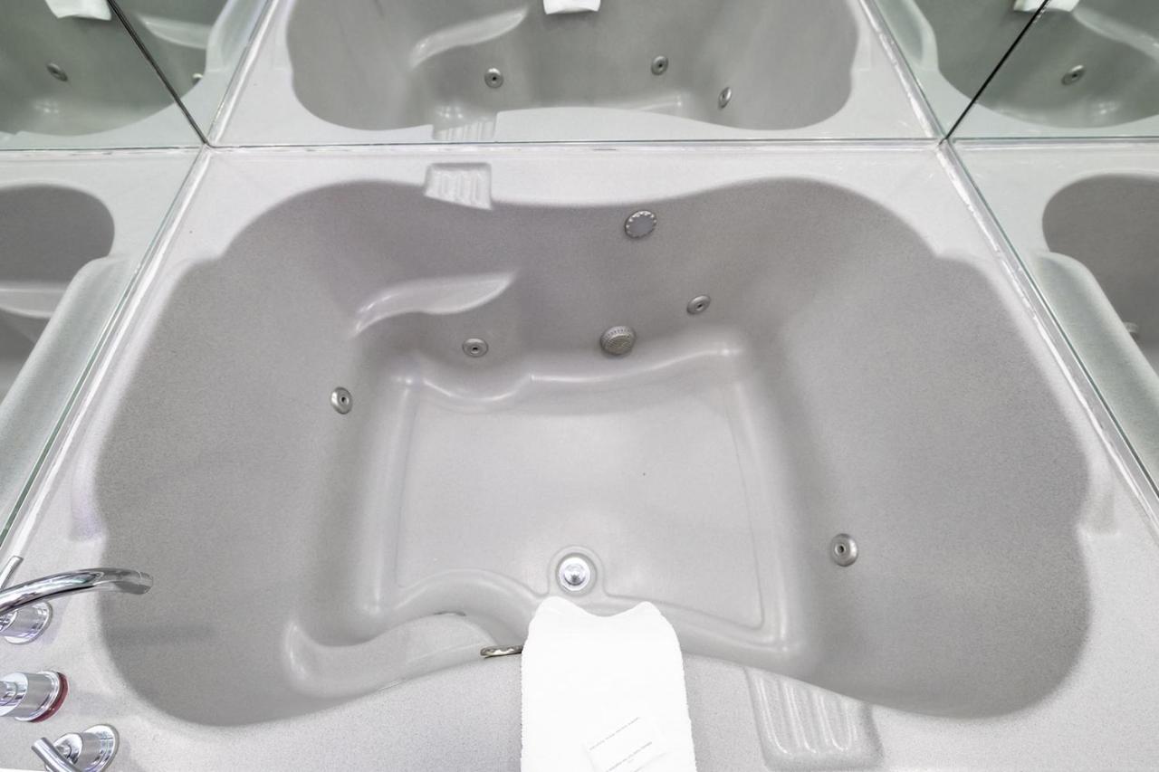 King Room Spa Bath