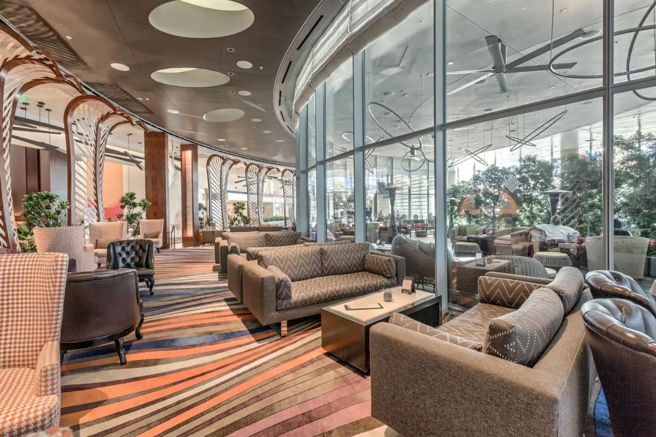 King Suite Pool View