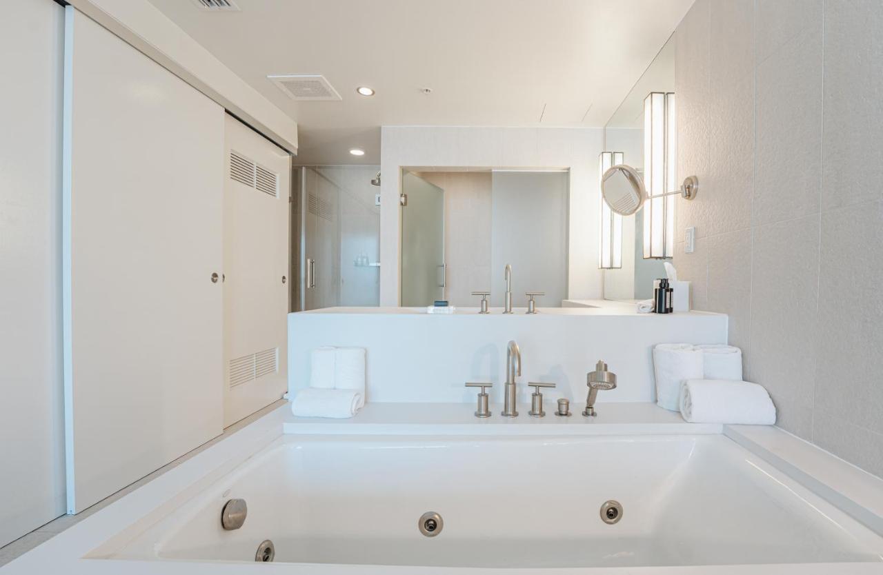 Deluxe Suite Sea View